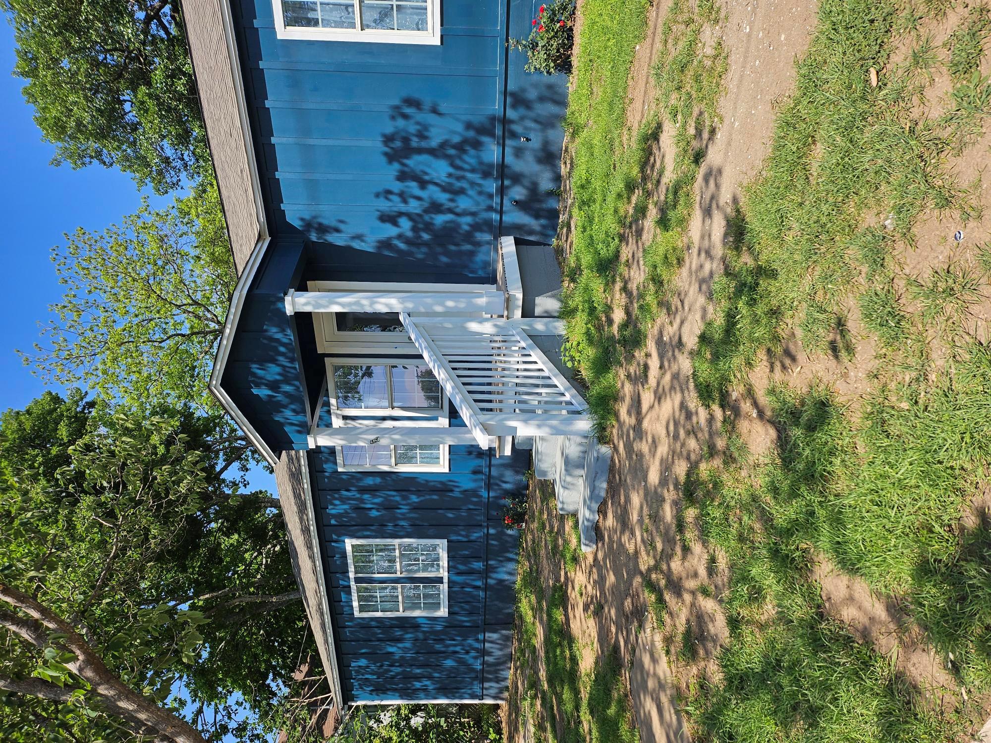 105 Rhomberg ST — photo 3