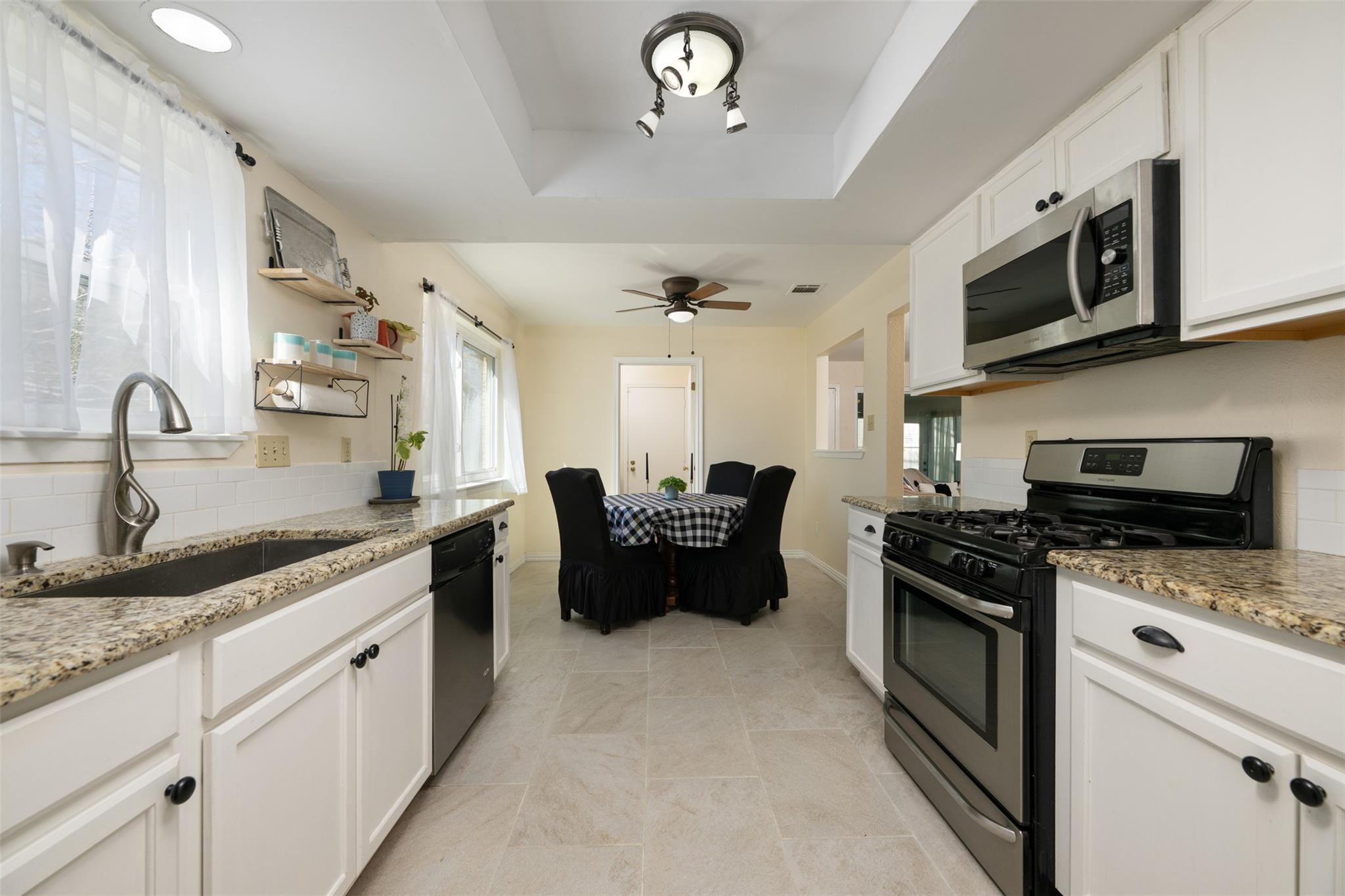 1408 Doonesbury DR — photo 5