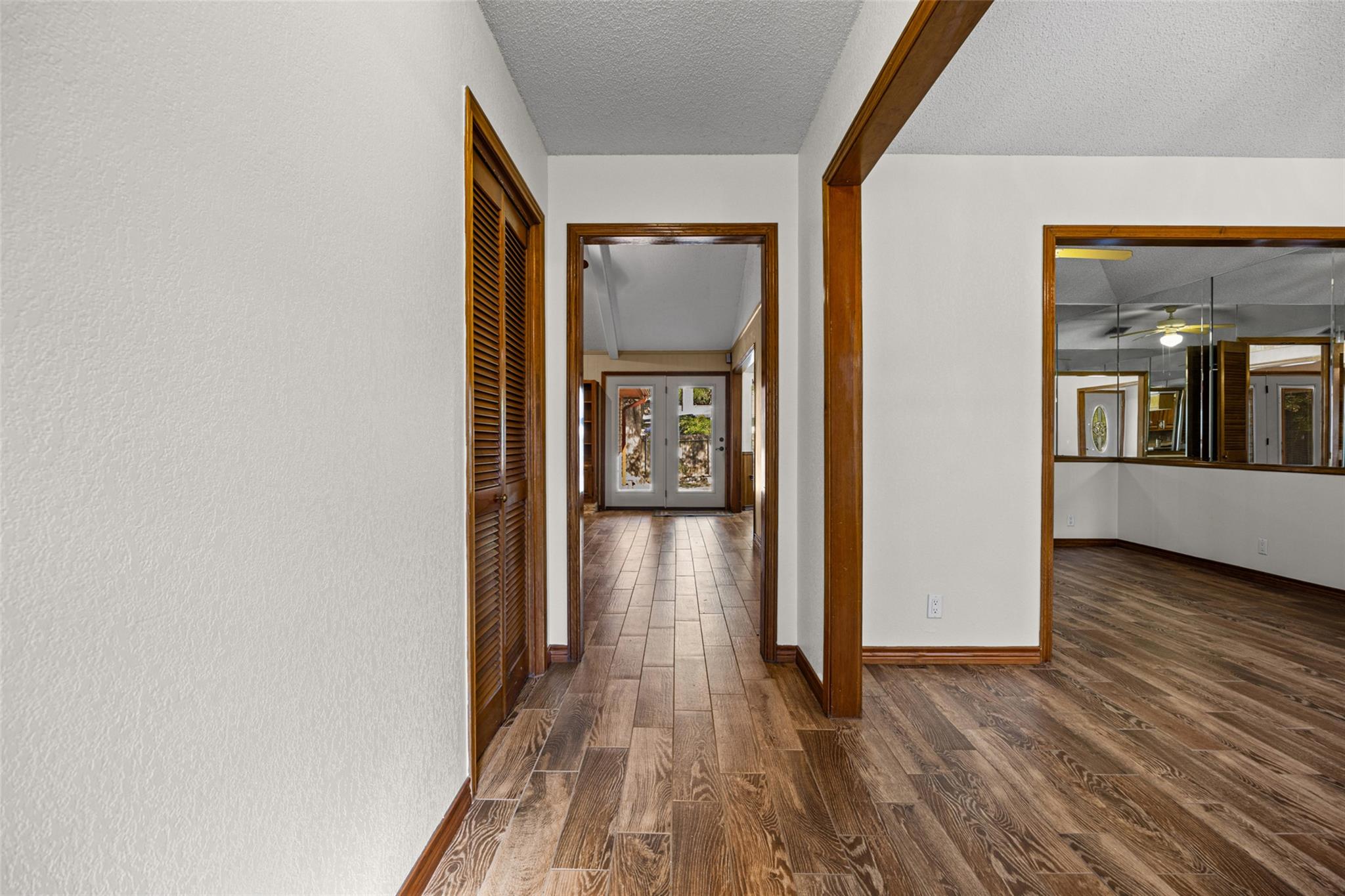 11006 Brodie LN — photo 4