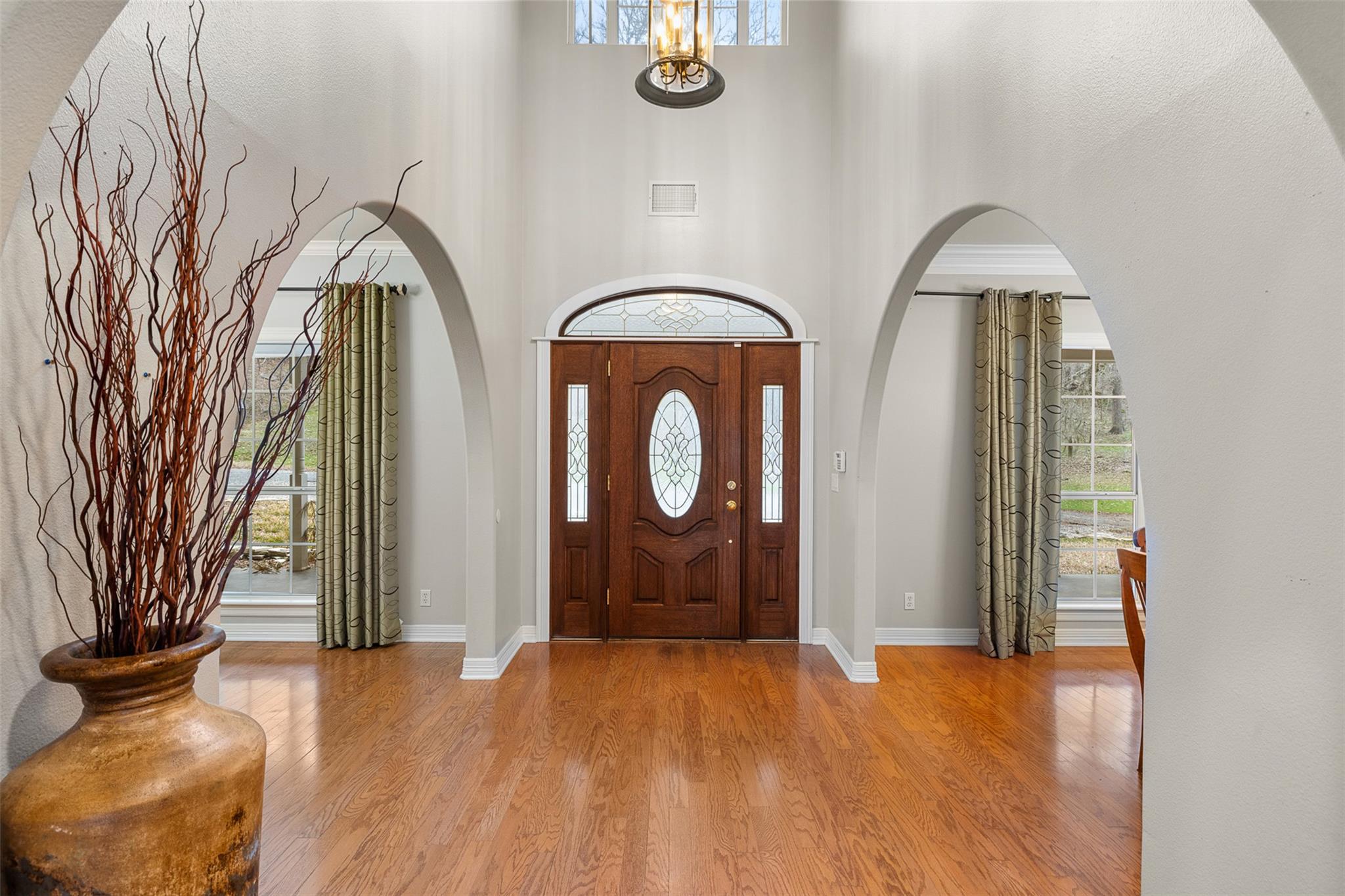 601 Country Club CT — photo 3