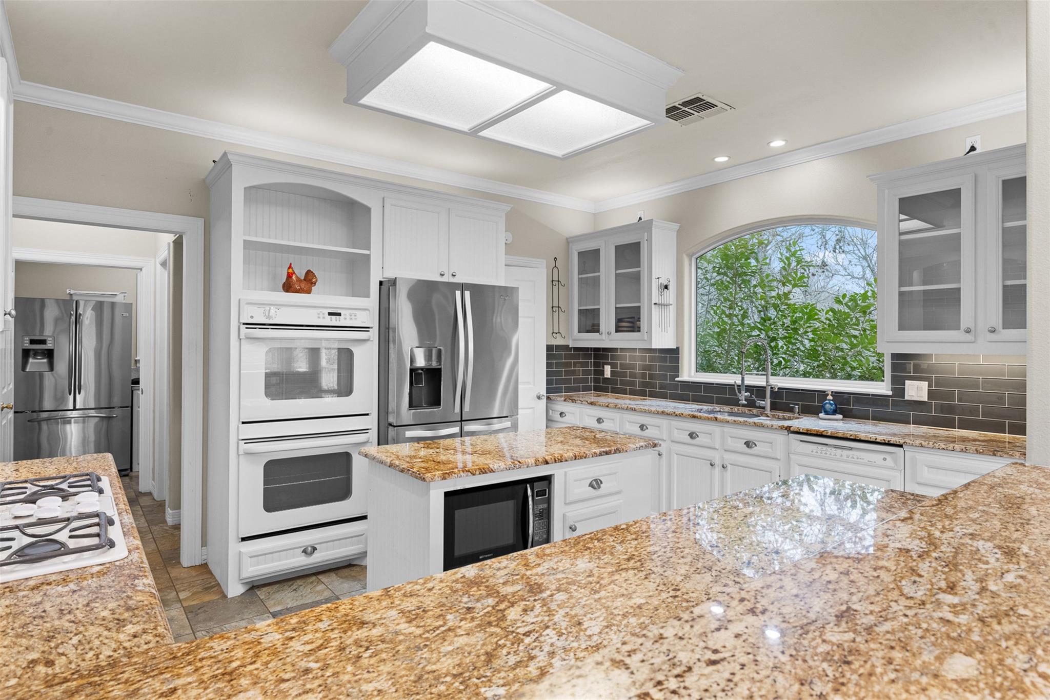 601 Country Club CT — photo 4
