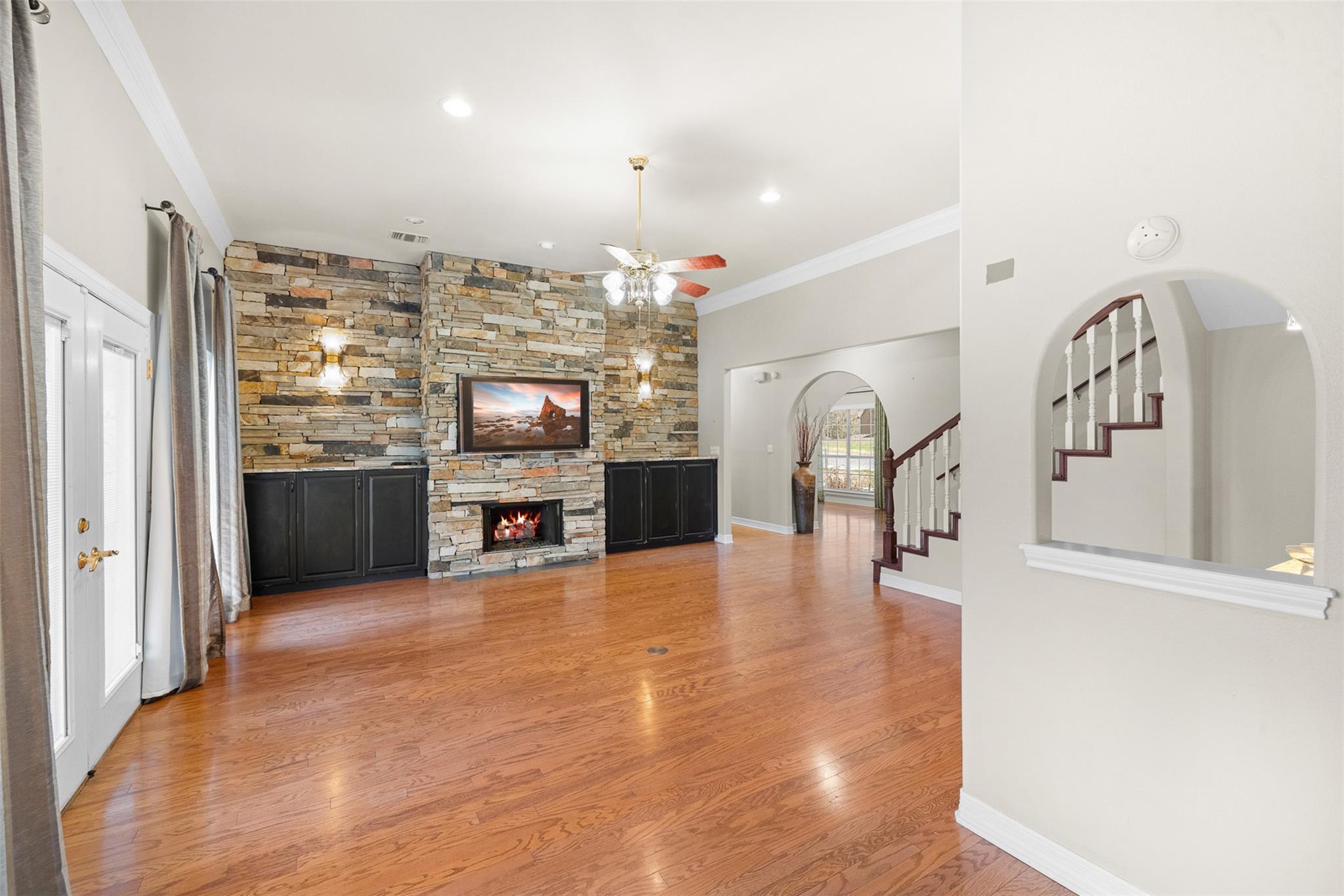 601 Country Club CT — photo 5