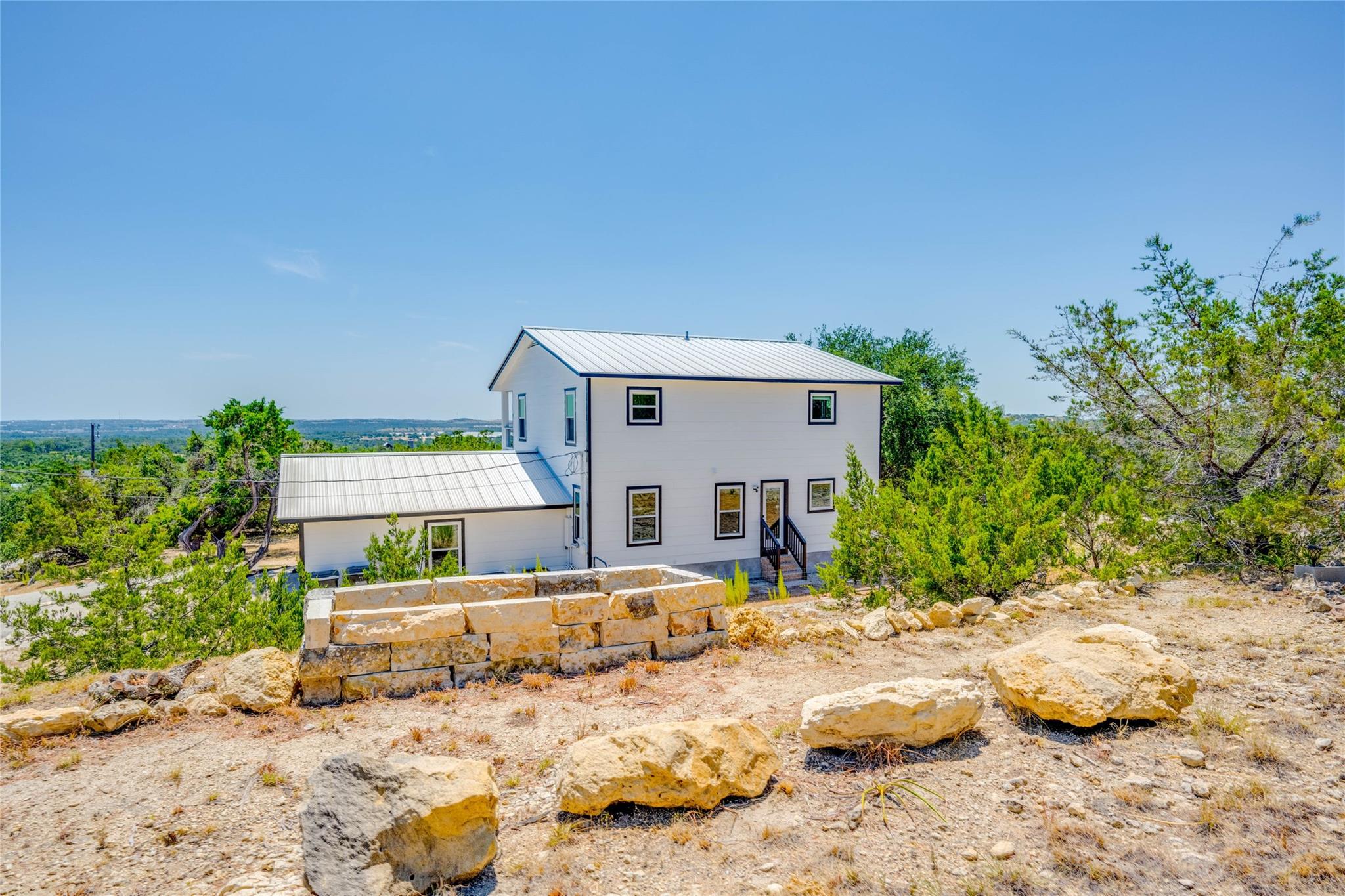 1805 Spring Valley DR — photo 3