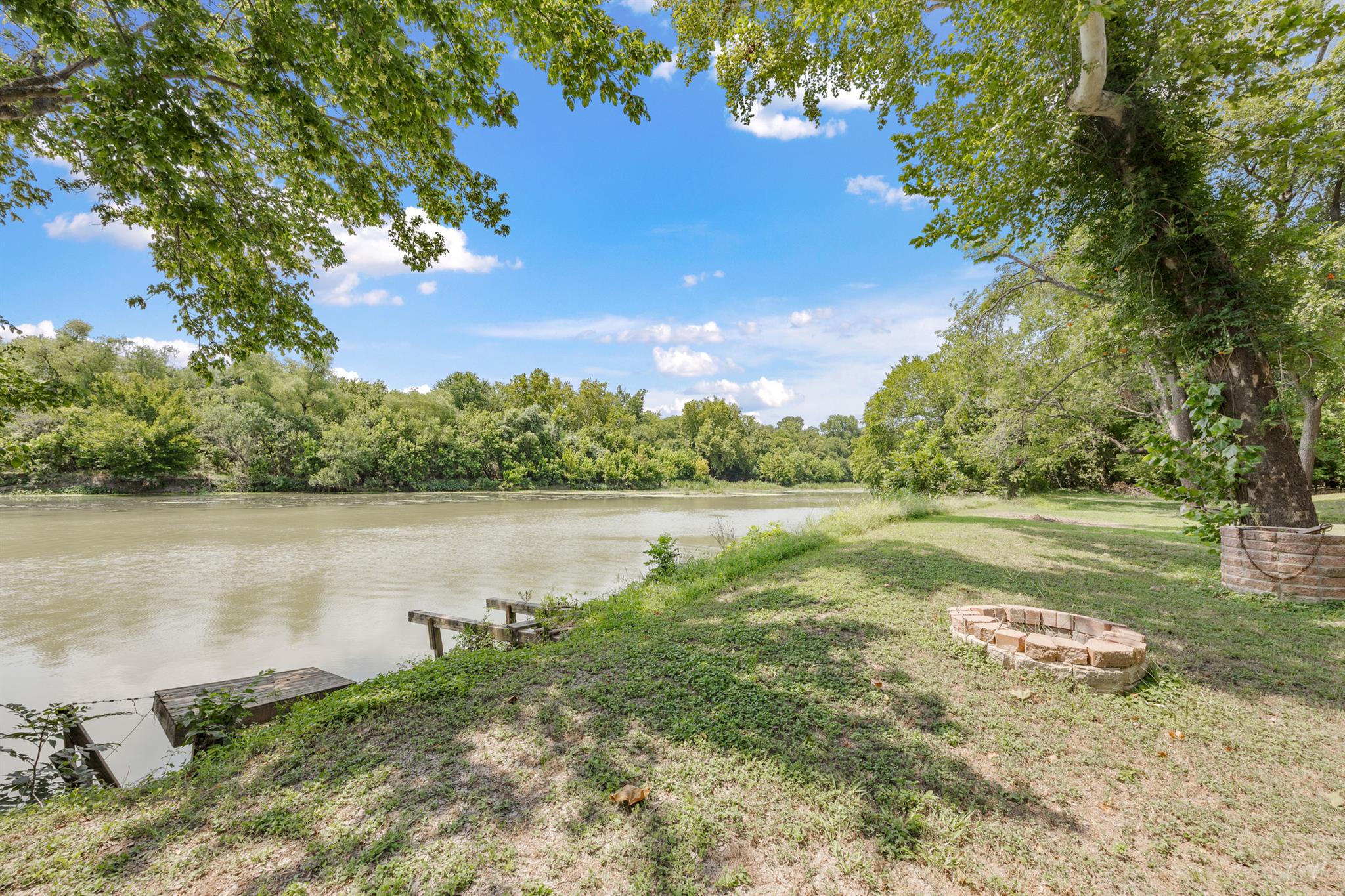 315 Riverwood DR — photo 3