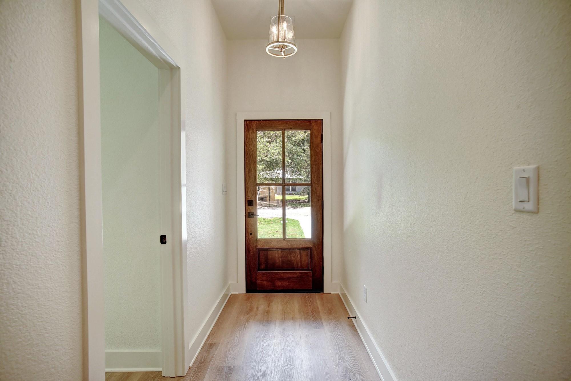 104 Pony Grass LN — photo 5