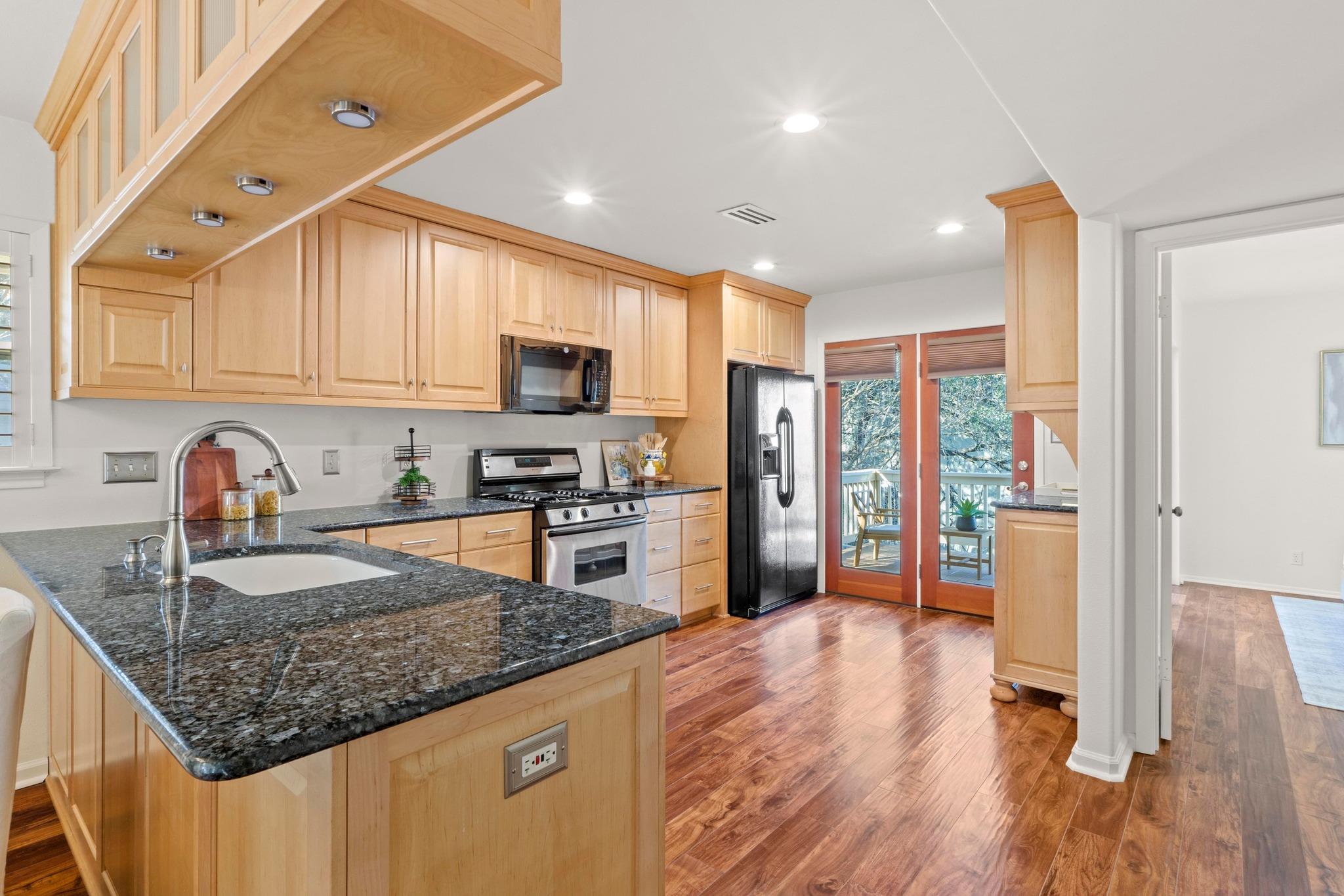3200 Maywood Ave #A — photo 3