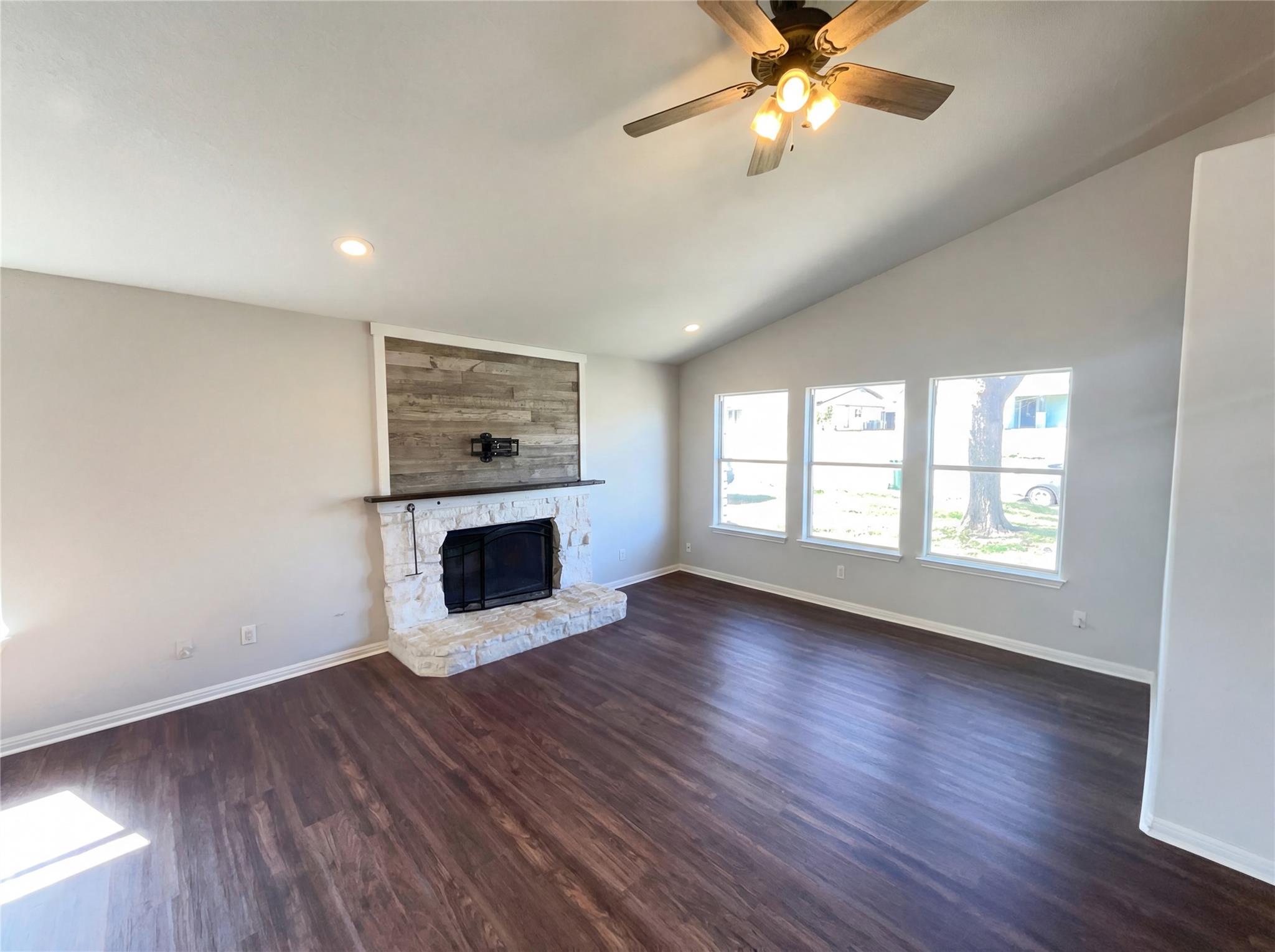 1516 Gatlinburg DR — photo 3
