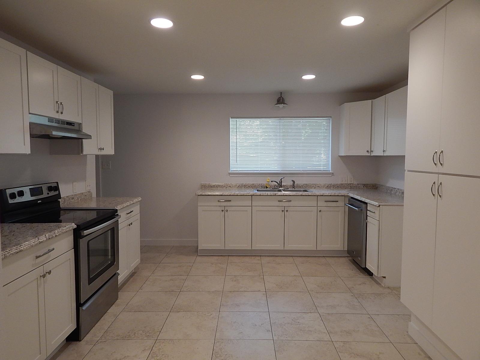1510 Gordon St ST — photo 5