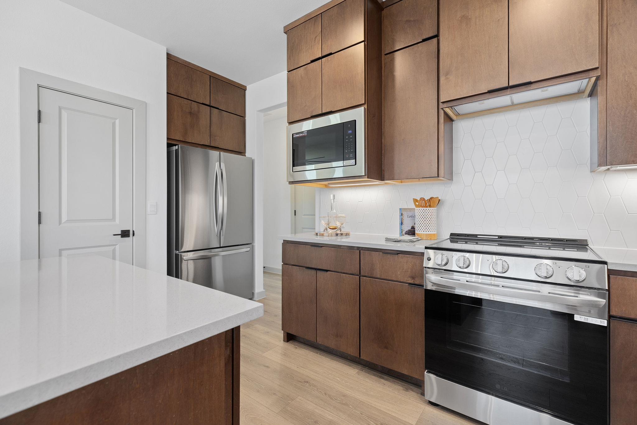 9405 Demur DR — photo 3