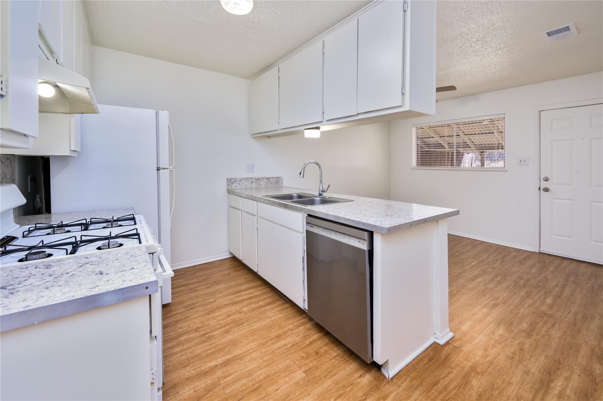 120 Coers CIR #A — photo 4