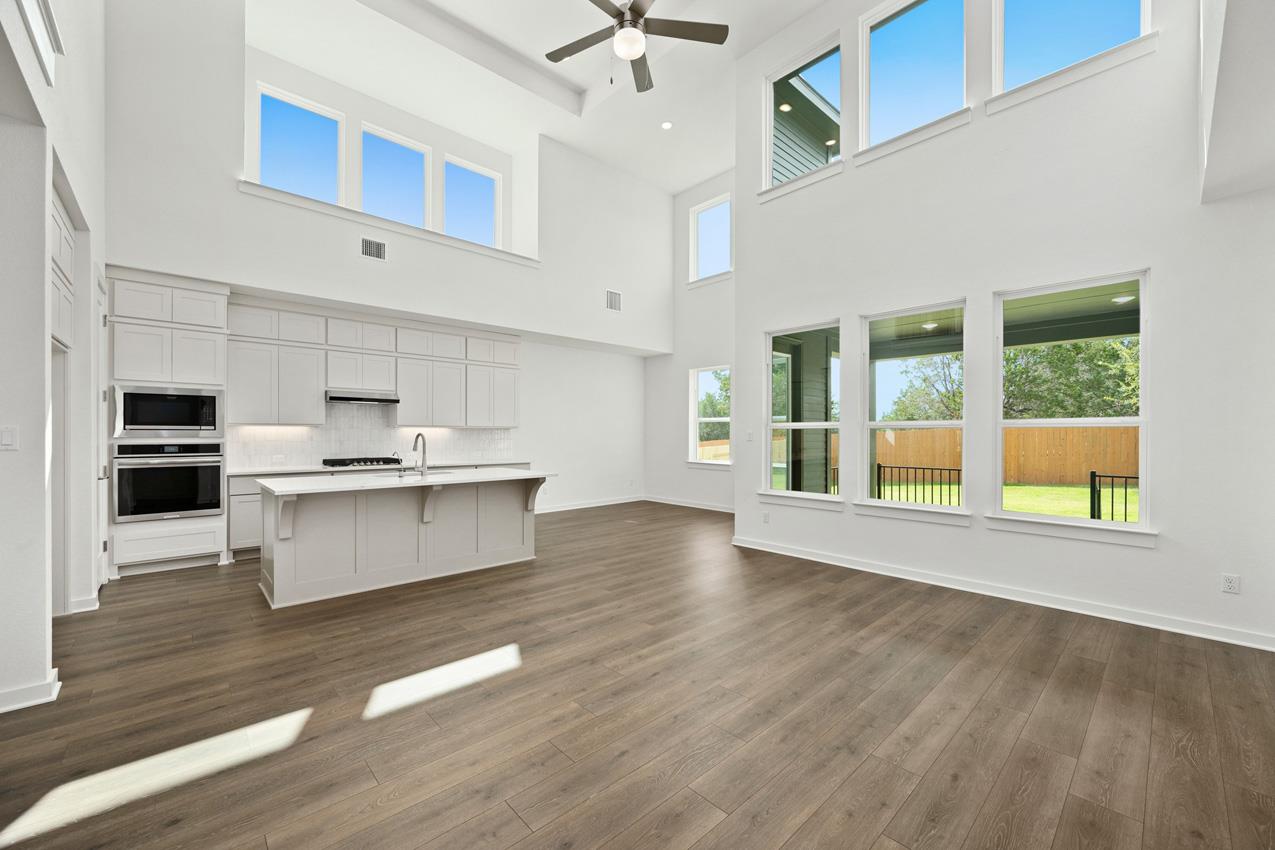 305 Luttrell LN — photo 4