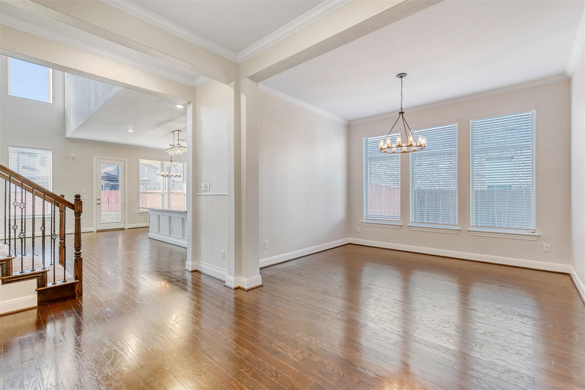 20528 Woodvine Ave — photo 5