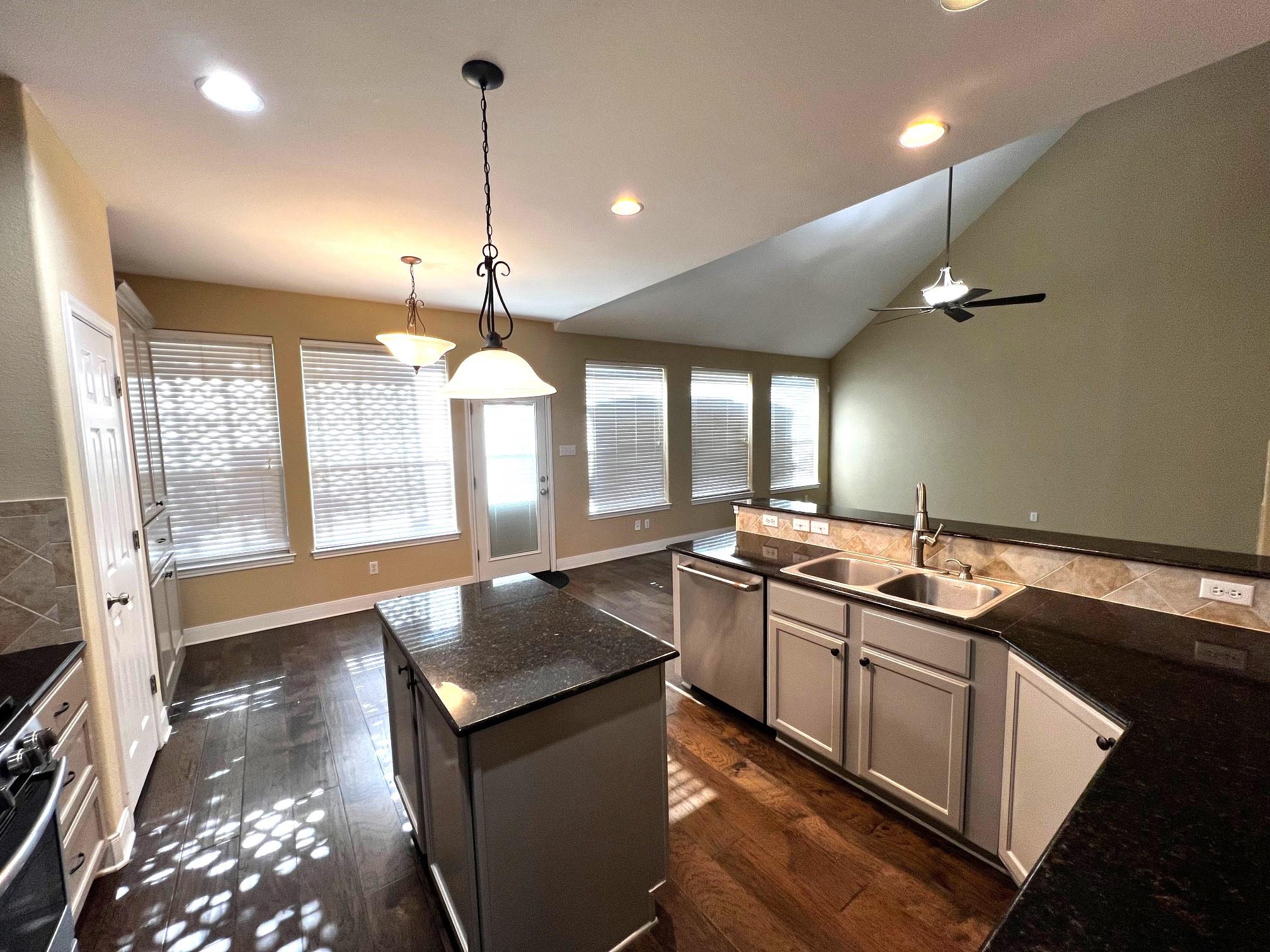 929 Horton ST — photo 3