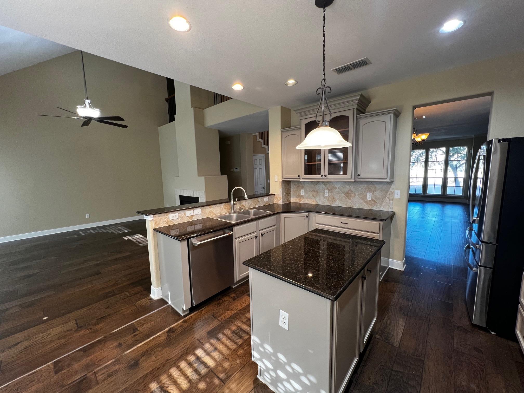 929 Horton ST — photo 4