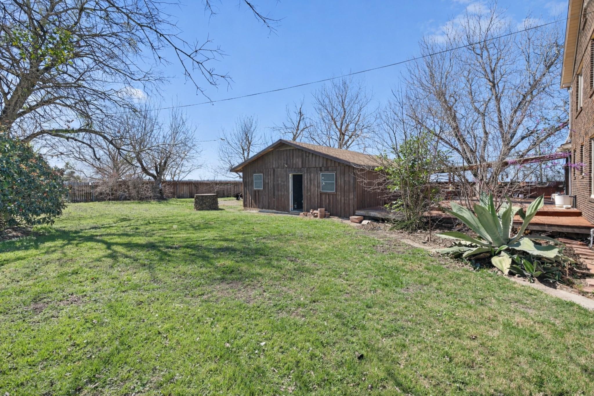 1543 Clark ST — photo 4
