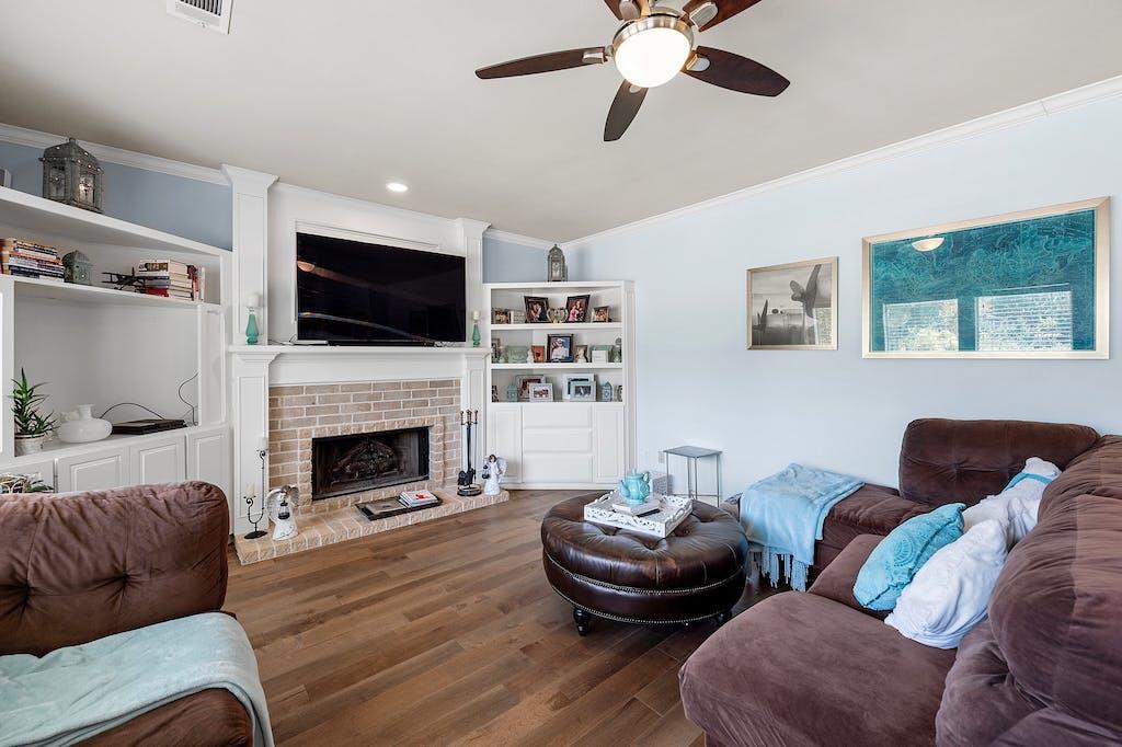1207 Lakeway DR — photo 5