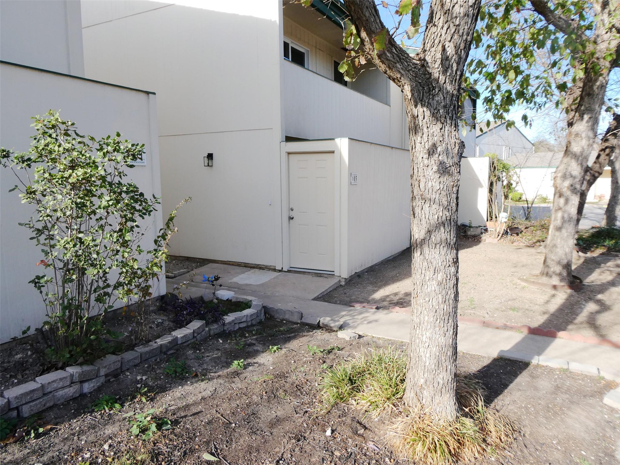 6718 SILVERMINE DR #103 — photo 3