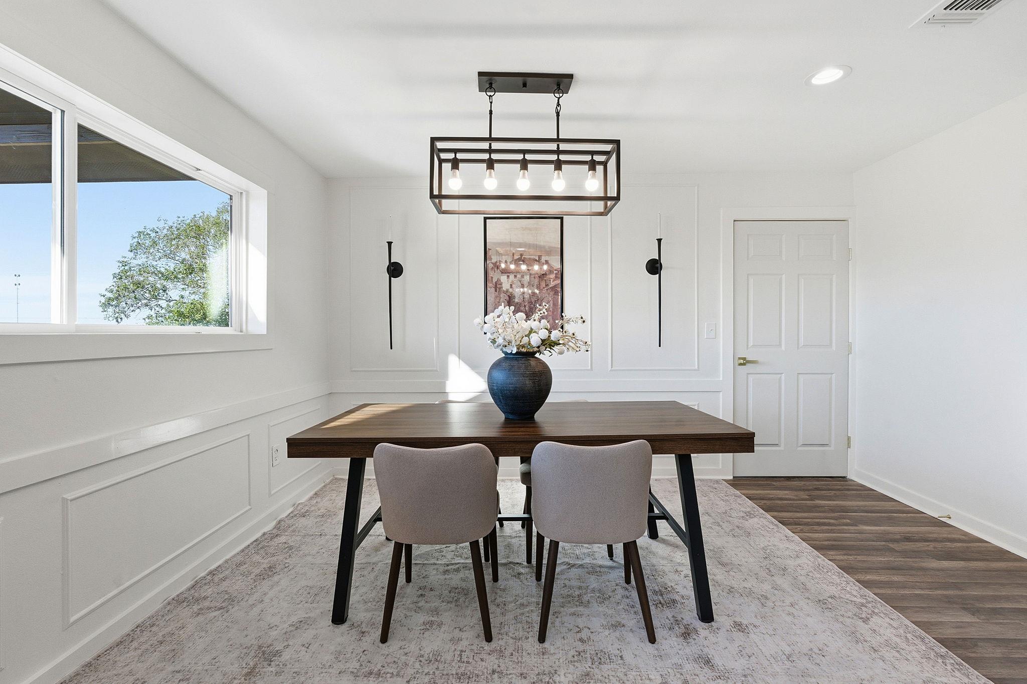 105 Willow DR — photo 3
