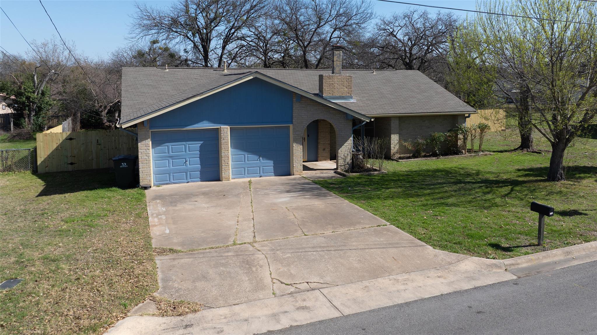 404 Northwood DR — photo 4