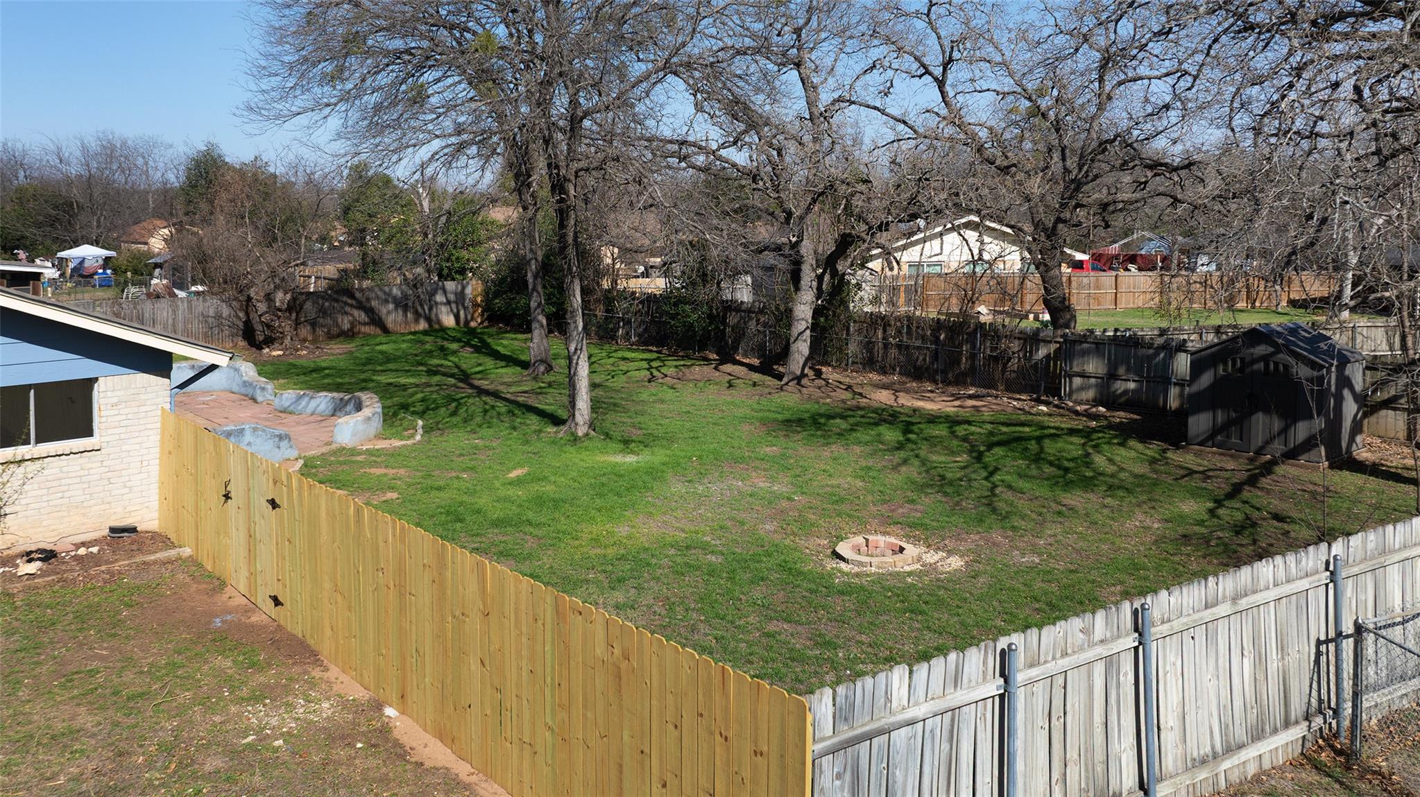 404 Northwood DR — photo 3
