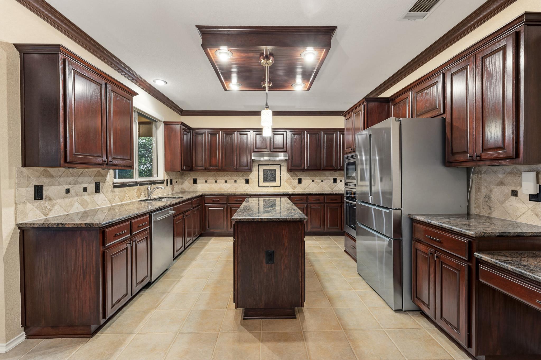 905 Brighton Bend LN — photo 4
