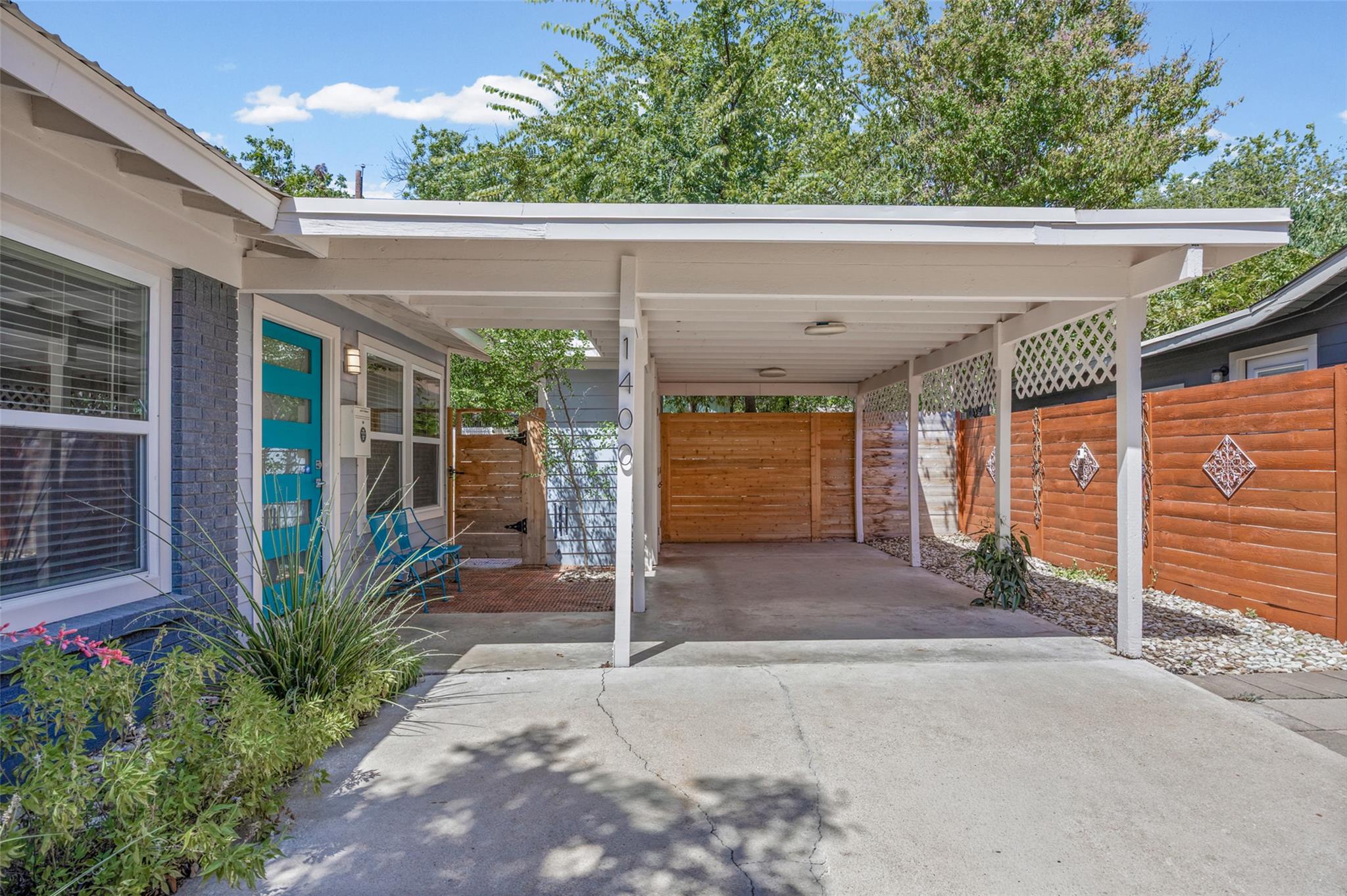 1400 Westmoor DR — photo 3