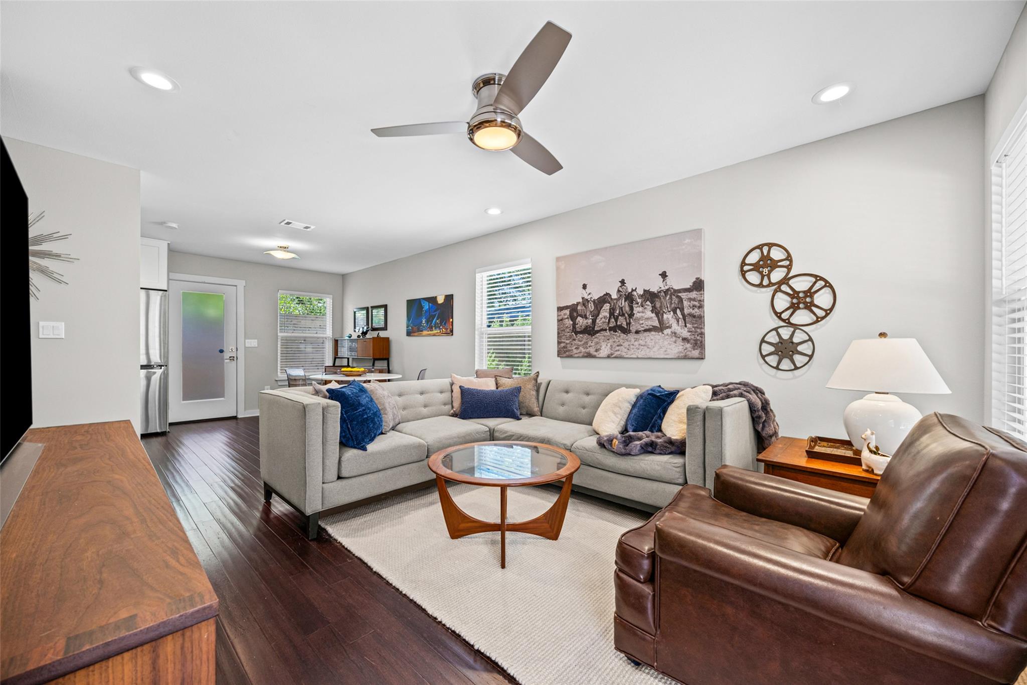 1400 Westmoor DR — photo 4