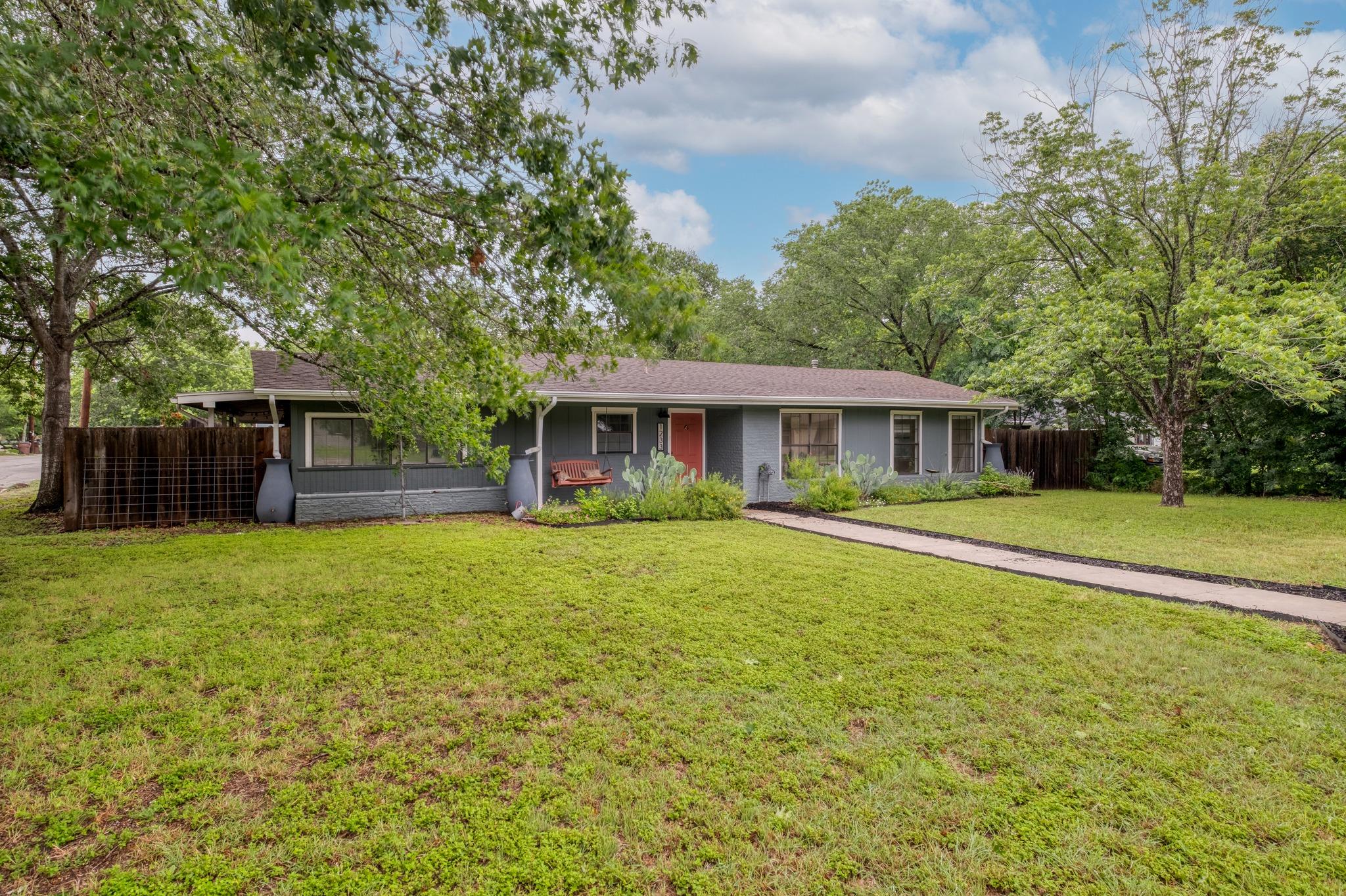 1233 Orange ST — photo 4