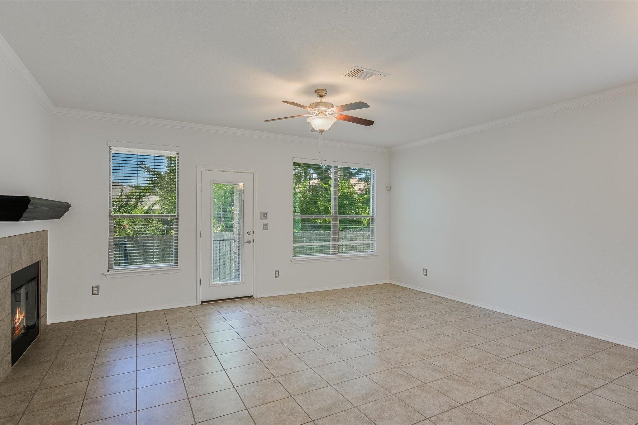 860 Water Hyacinth LOOP — photo 3