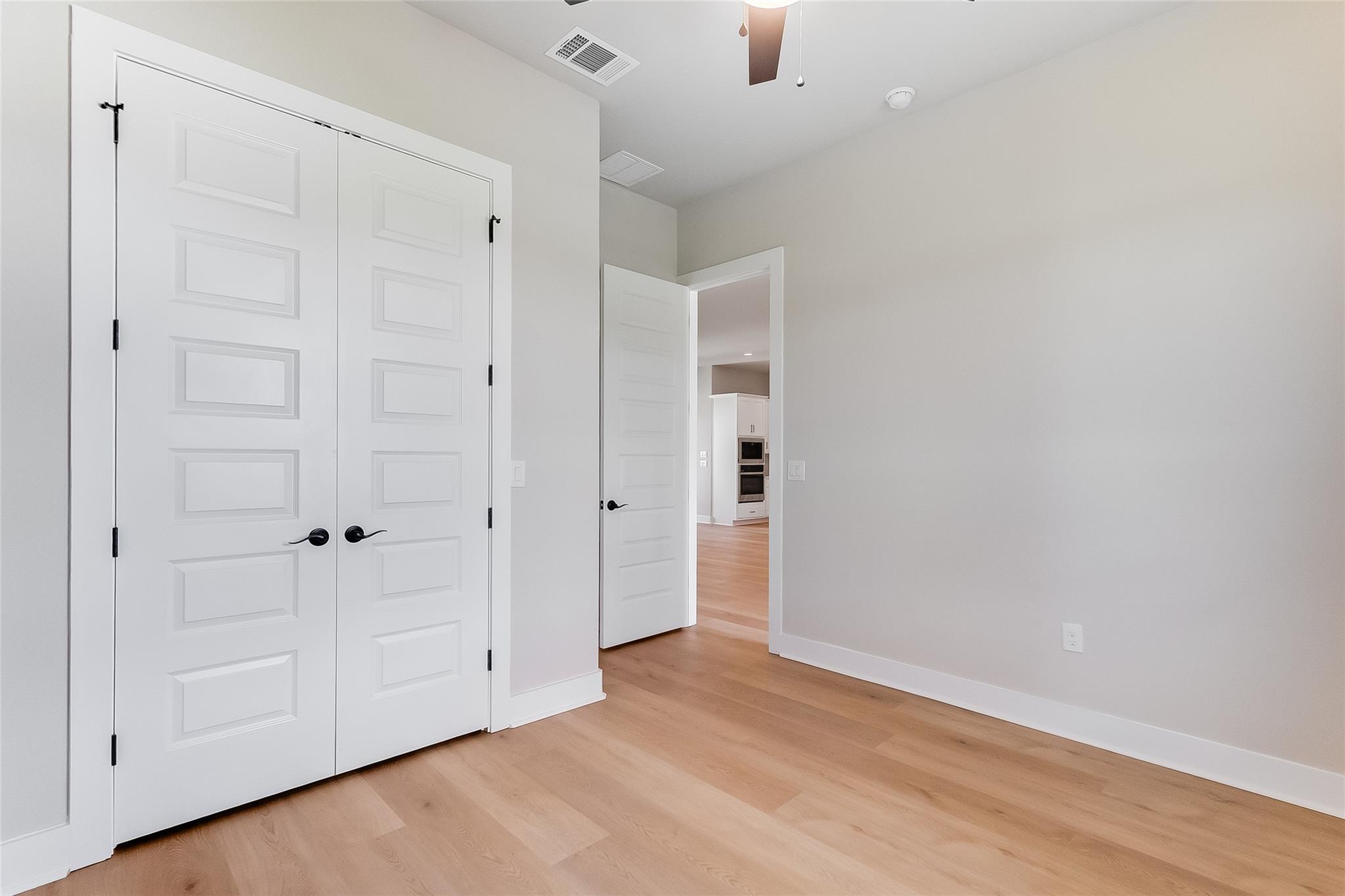 115 Draper LN — photo 5