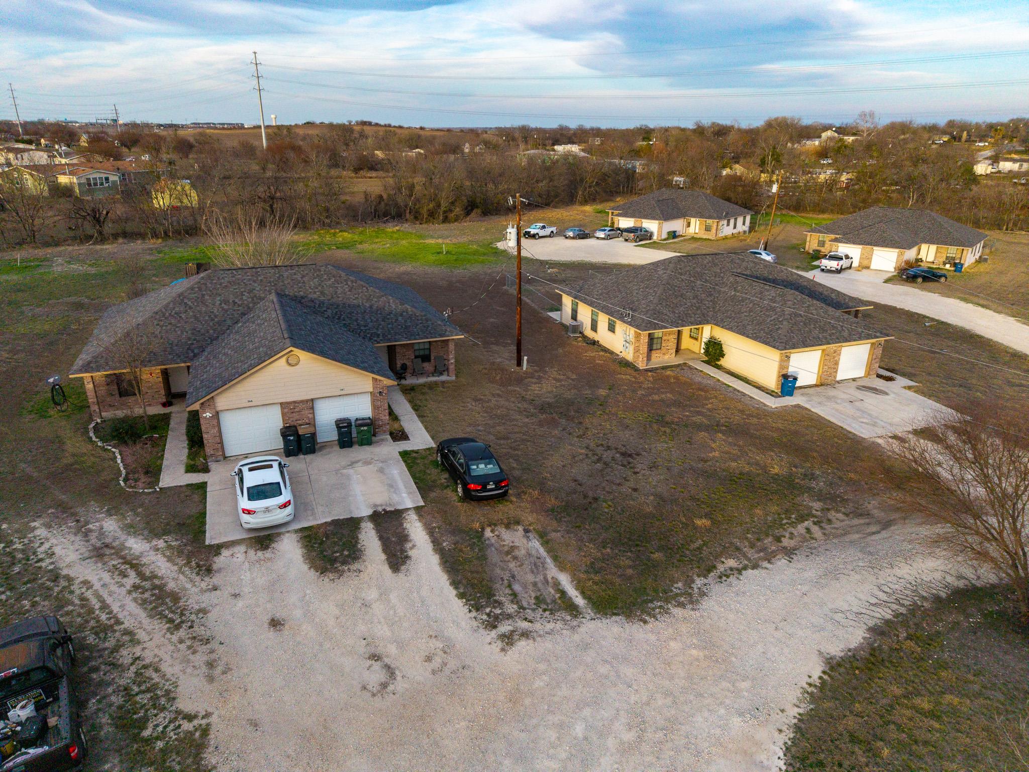 540-566 Crest Circle DR — photo 3