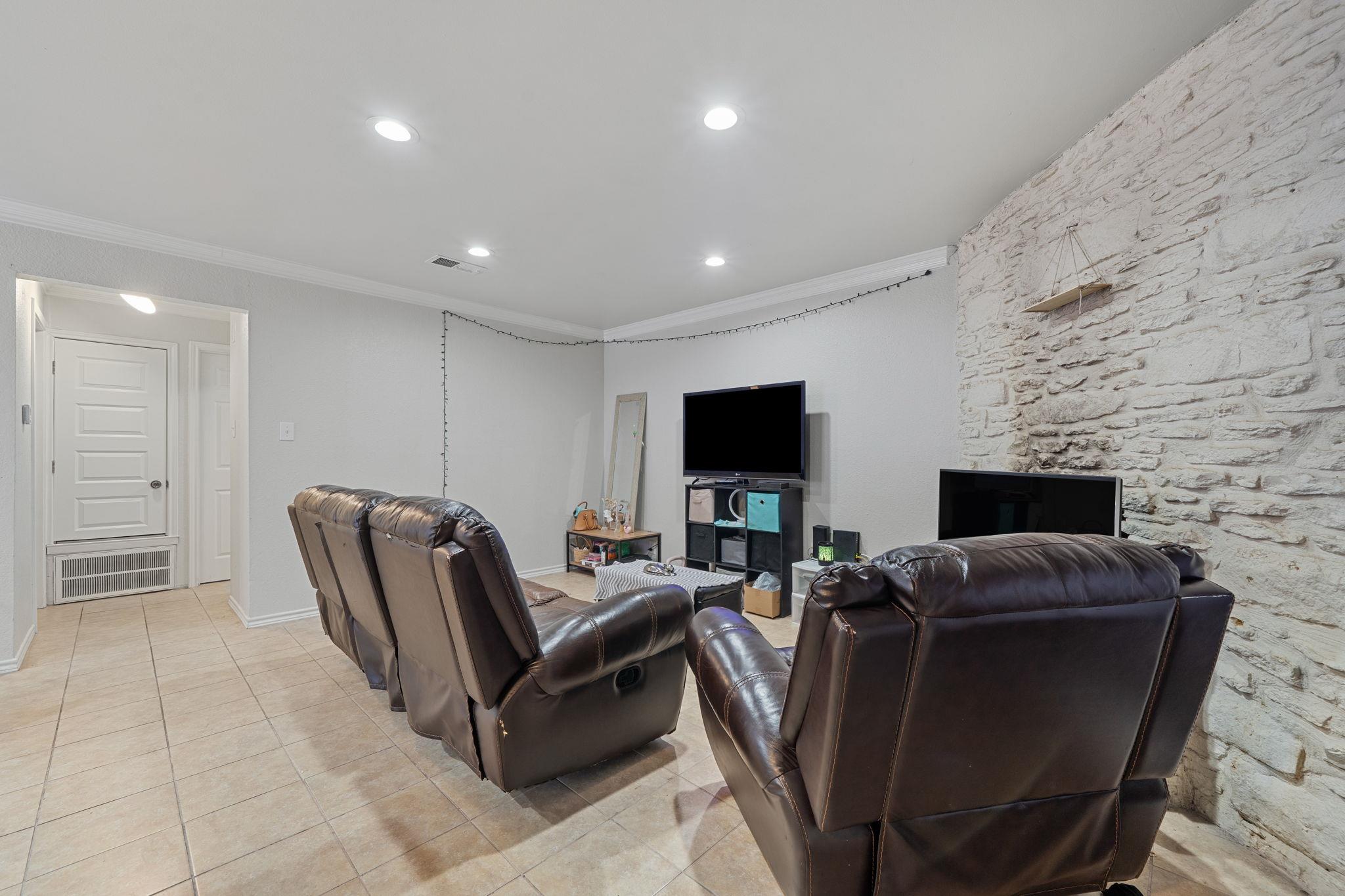10205 Brownie DR — photo 4