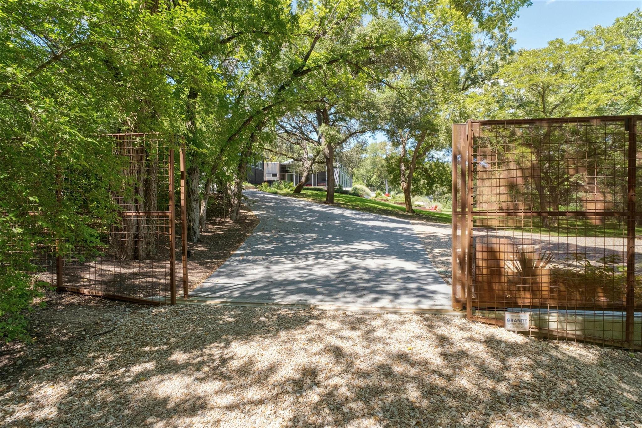 2212 River Hills RD — photo 5