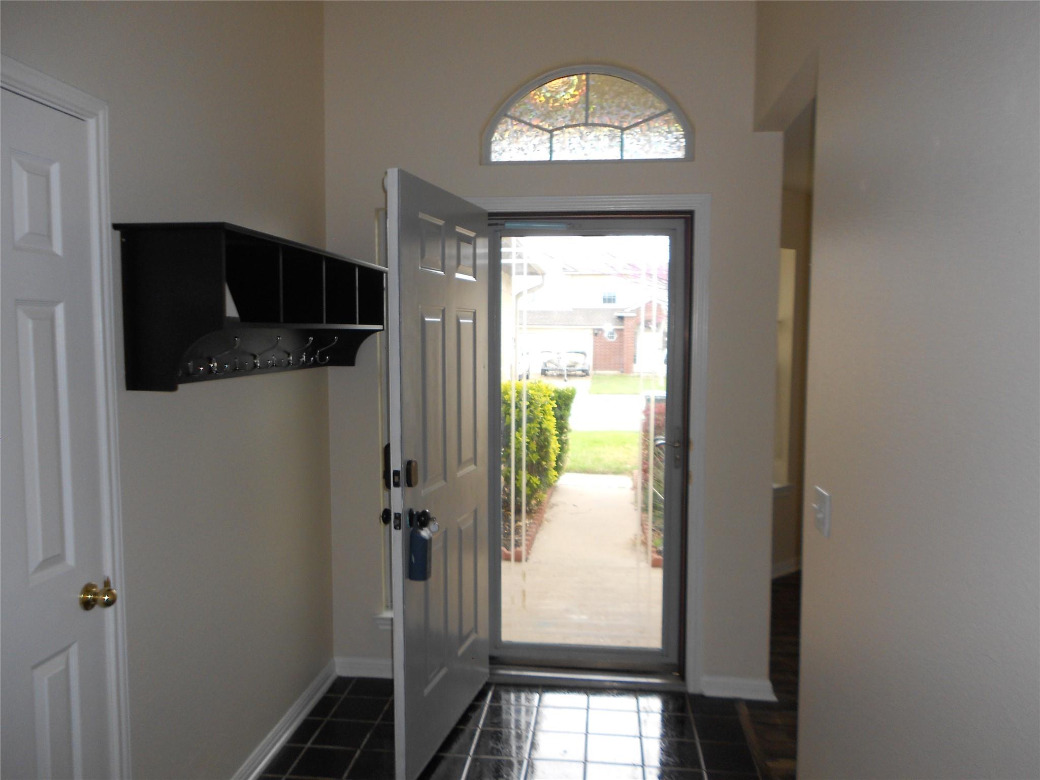 701 Los Robles RD — photo 3