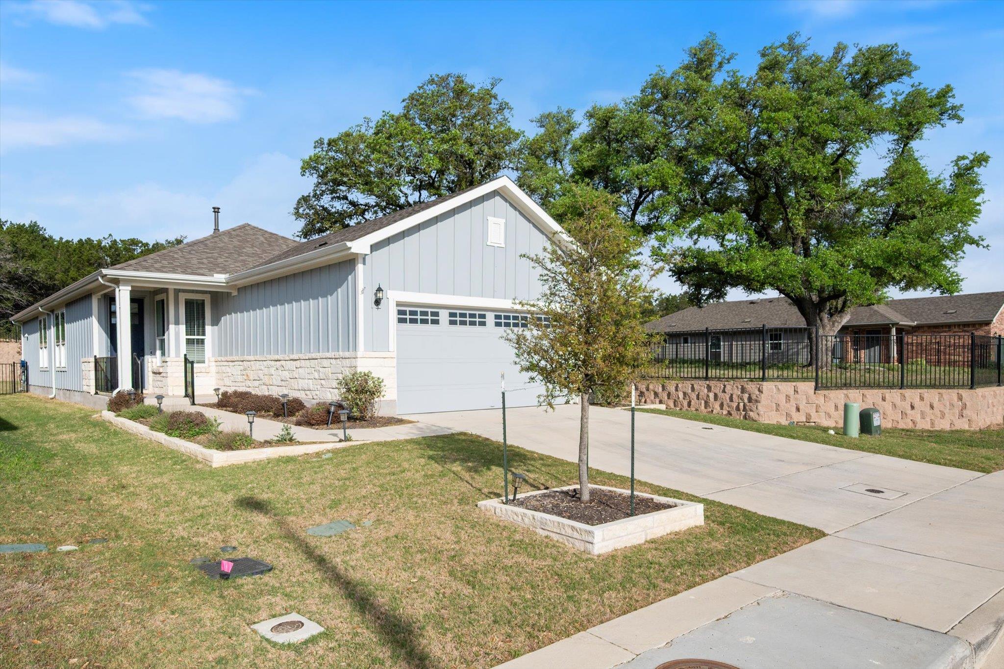 212 Coachsmith ST — photo 4