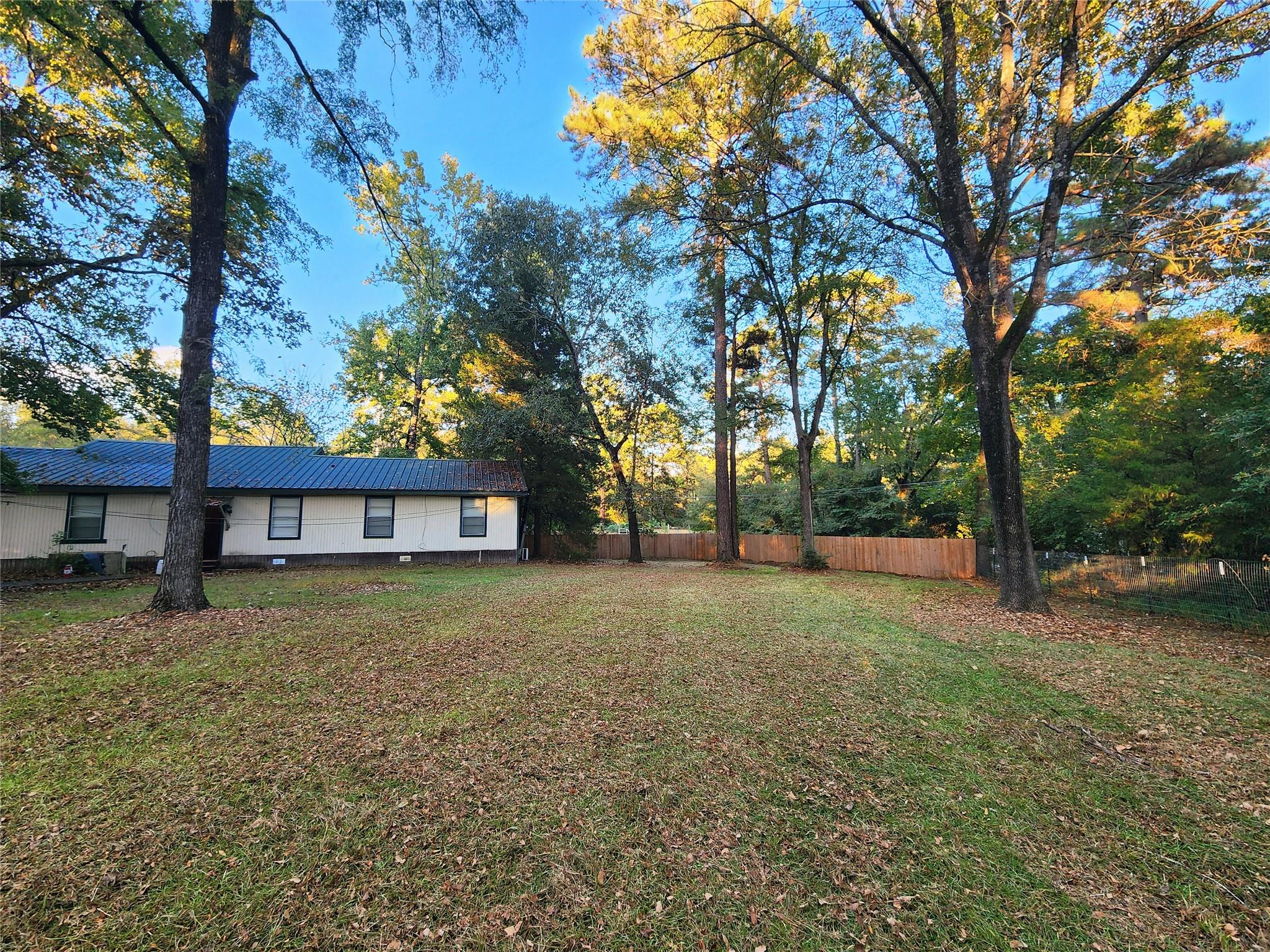 125 Hunters DR — photo 3