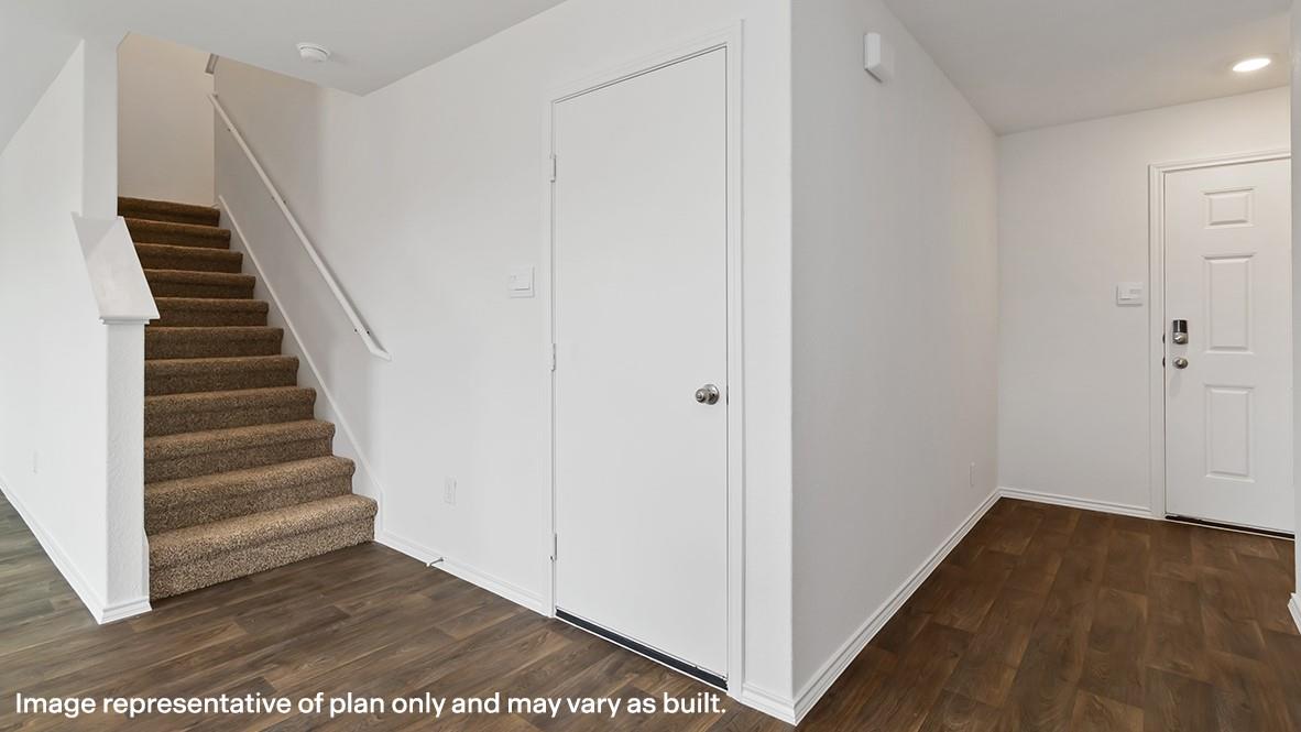 136 Wyatt WAY — photo 3