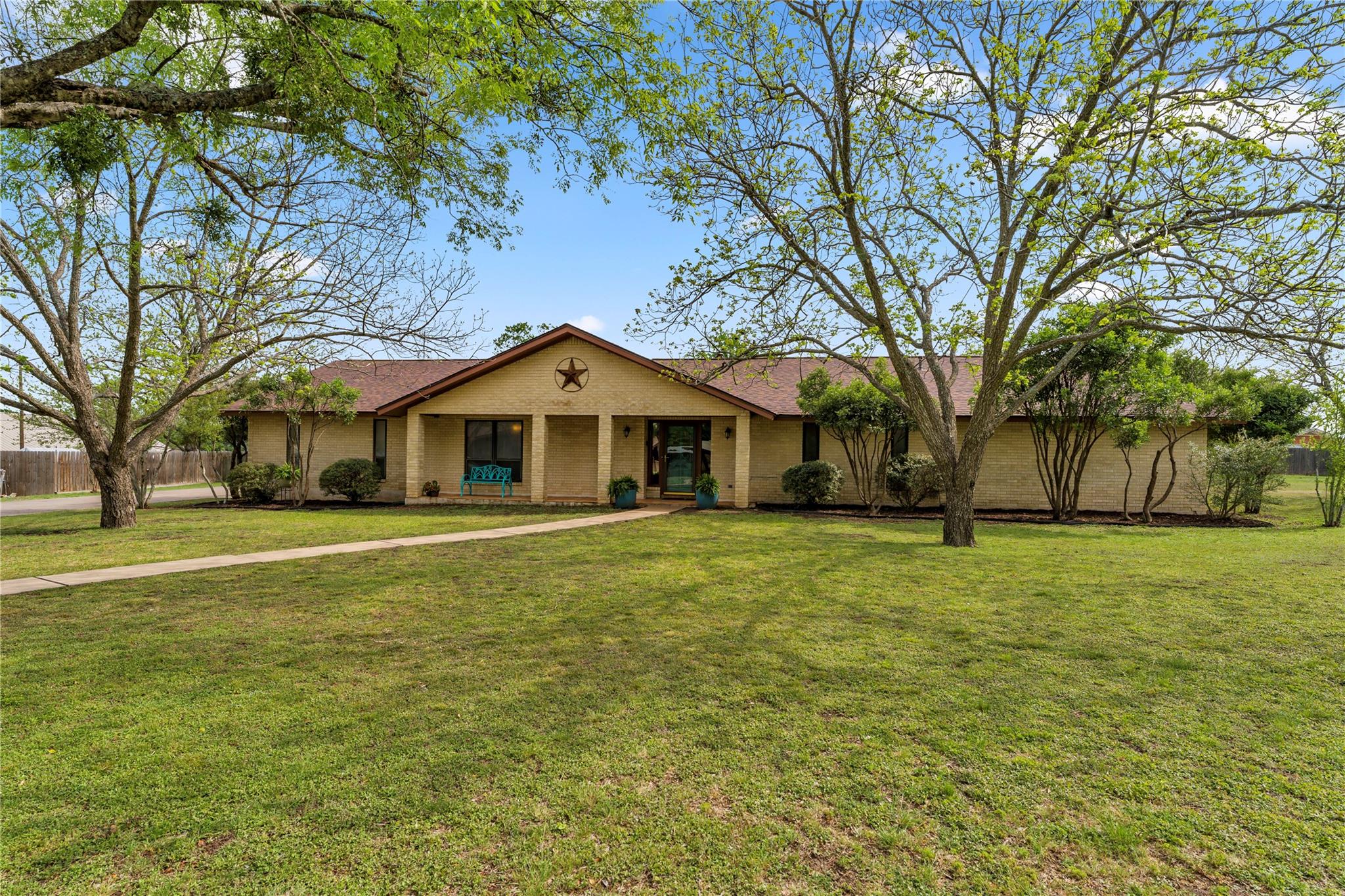 217 Corder LN — photo 4