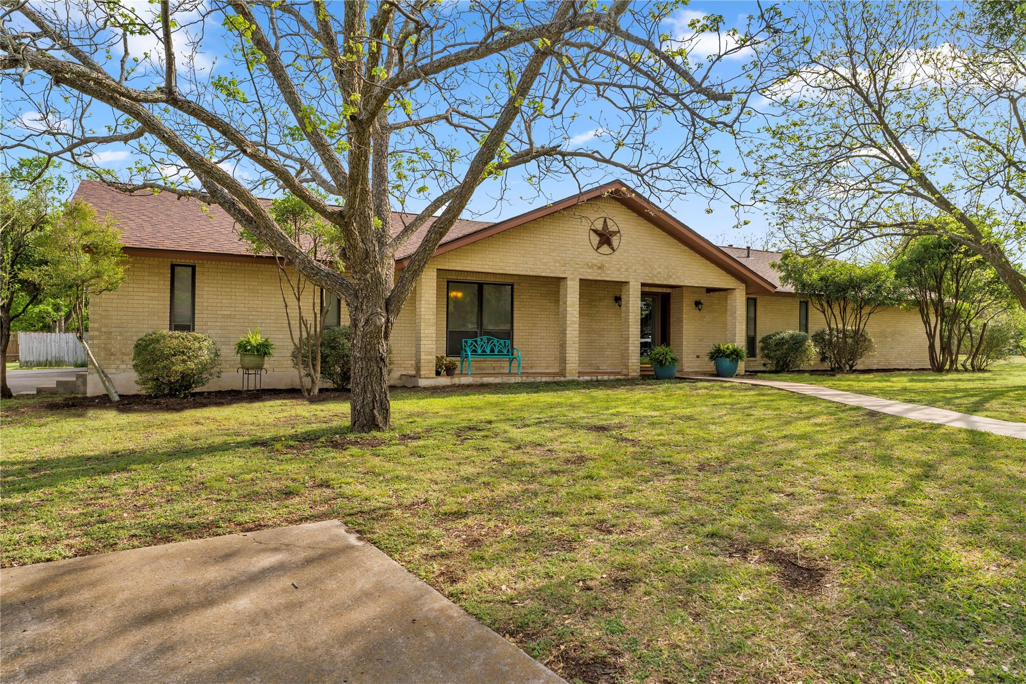 217 Corder LN — photo 3