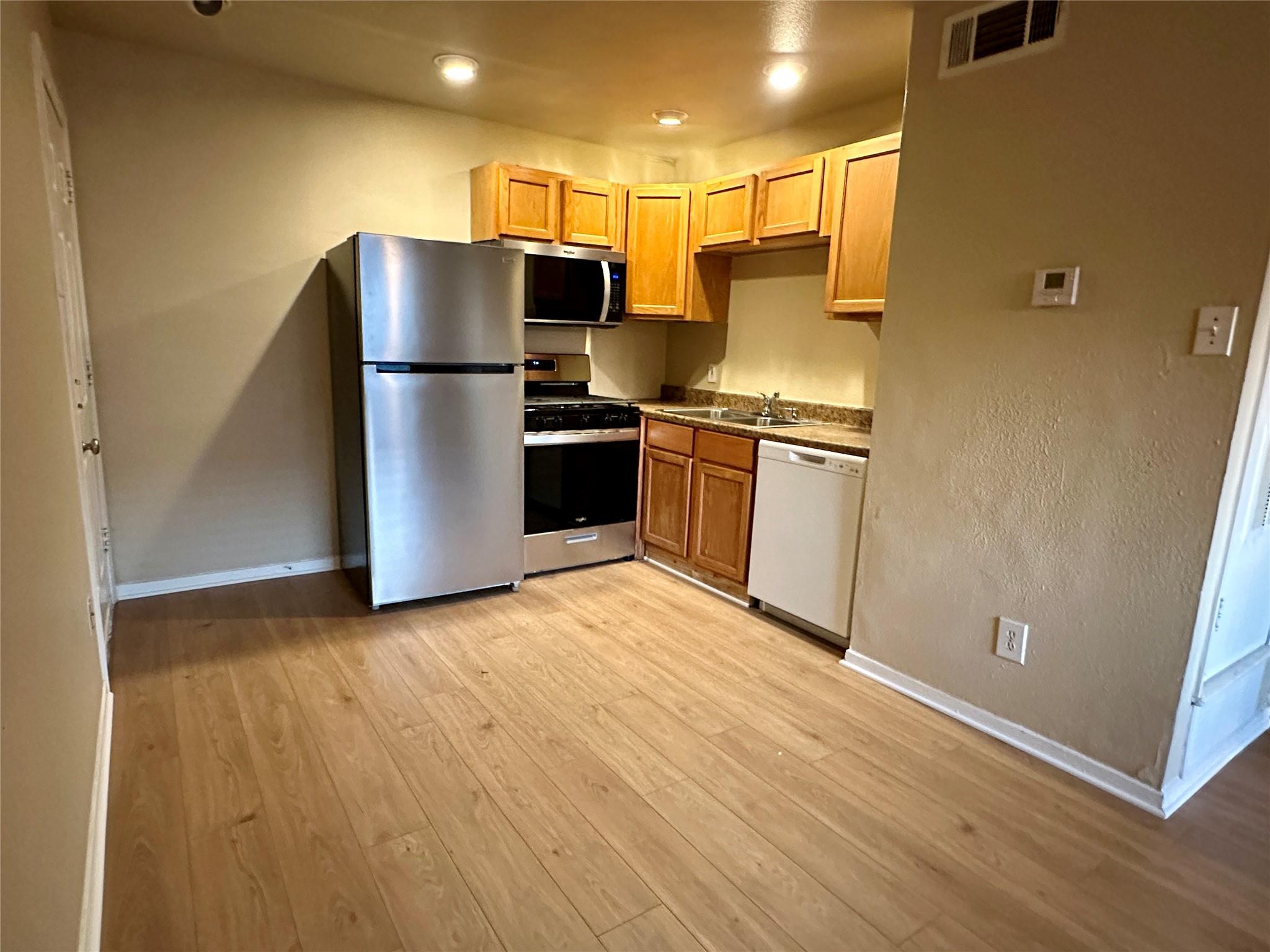 803 28th ST #106 — photo 3