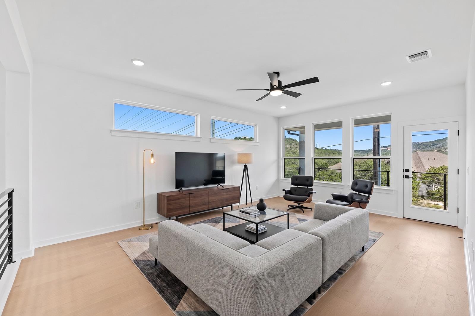 403 Austin Heights RD — photo 4