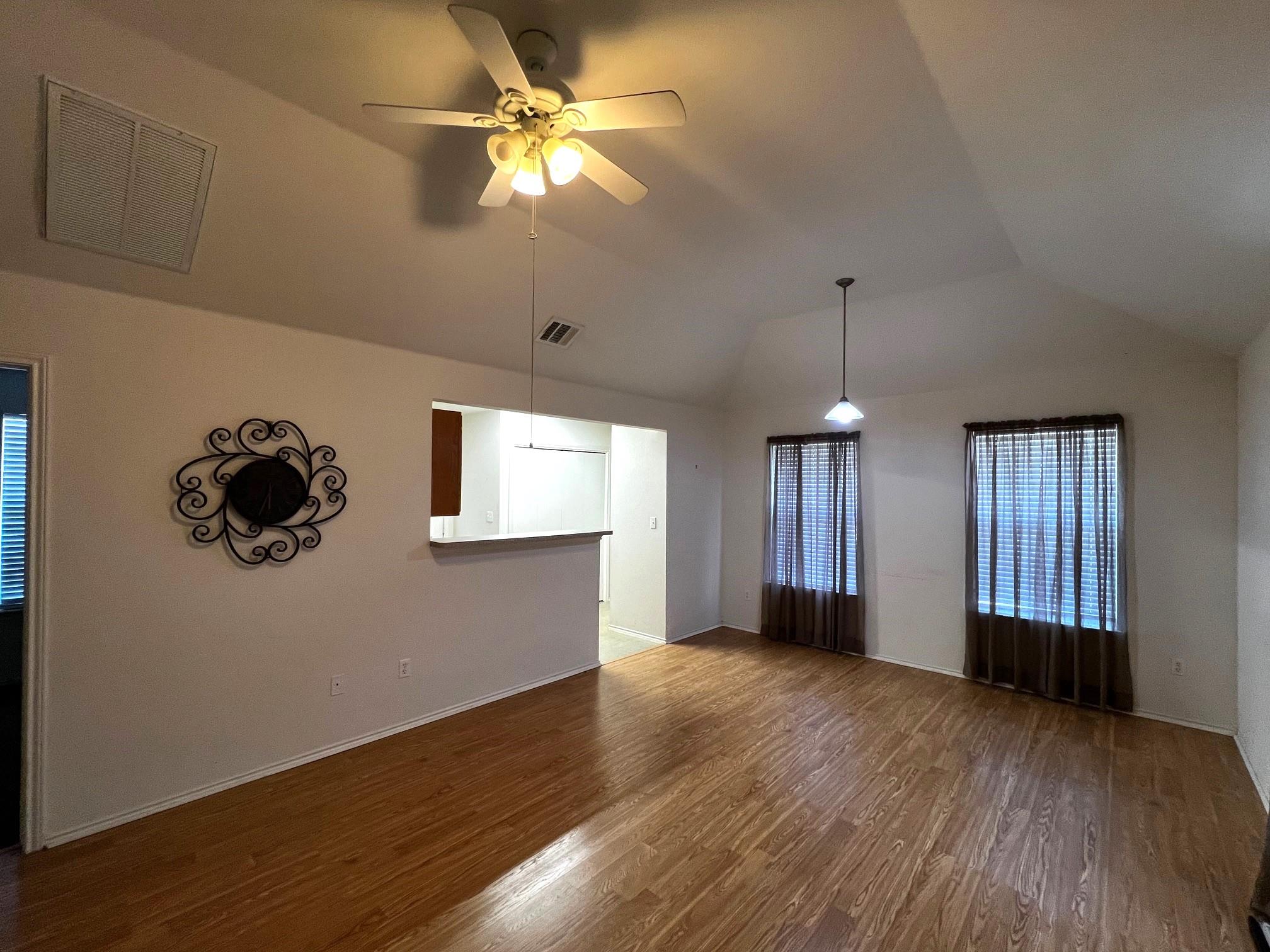 833 Camp ST — photo 3