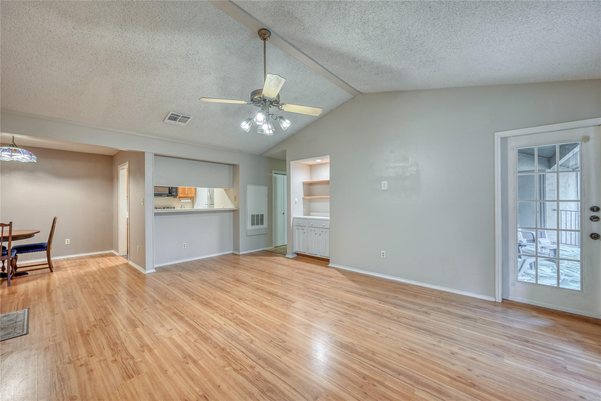 1202 Thorpe LN #616 — photo 5