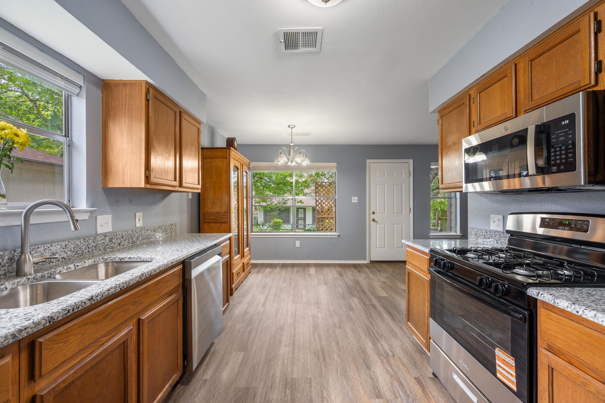 13812 Lothian DR — photo 4