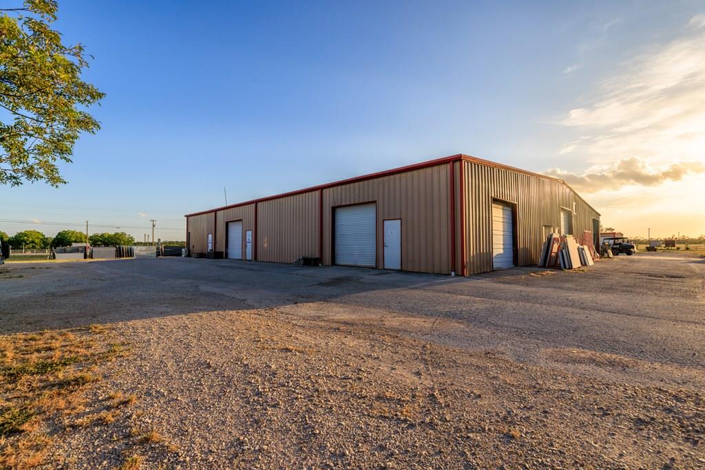 10034, 10046 E US Hwy 290 Highway — photo 4