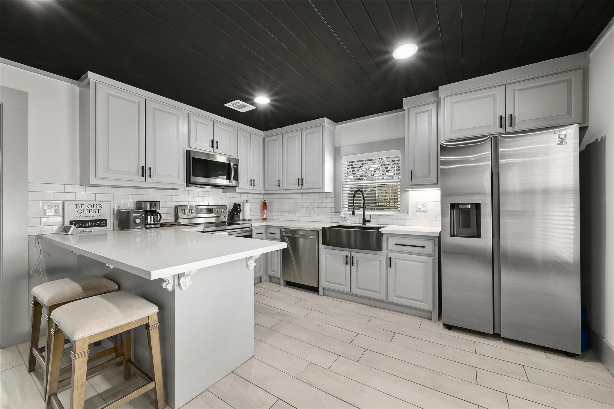 2903 Oak Ridge DR — photo 3