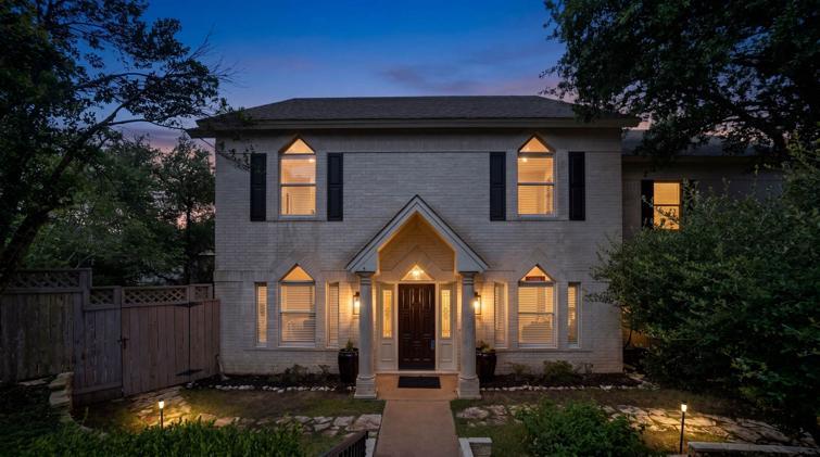 9402 Bluegrass DR — photo 4