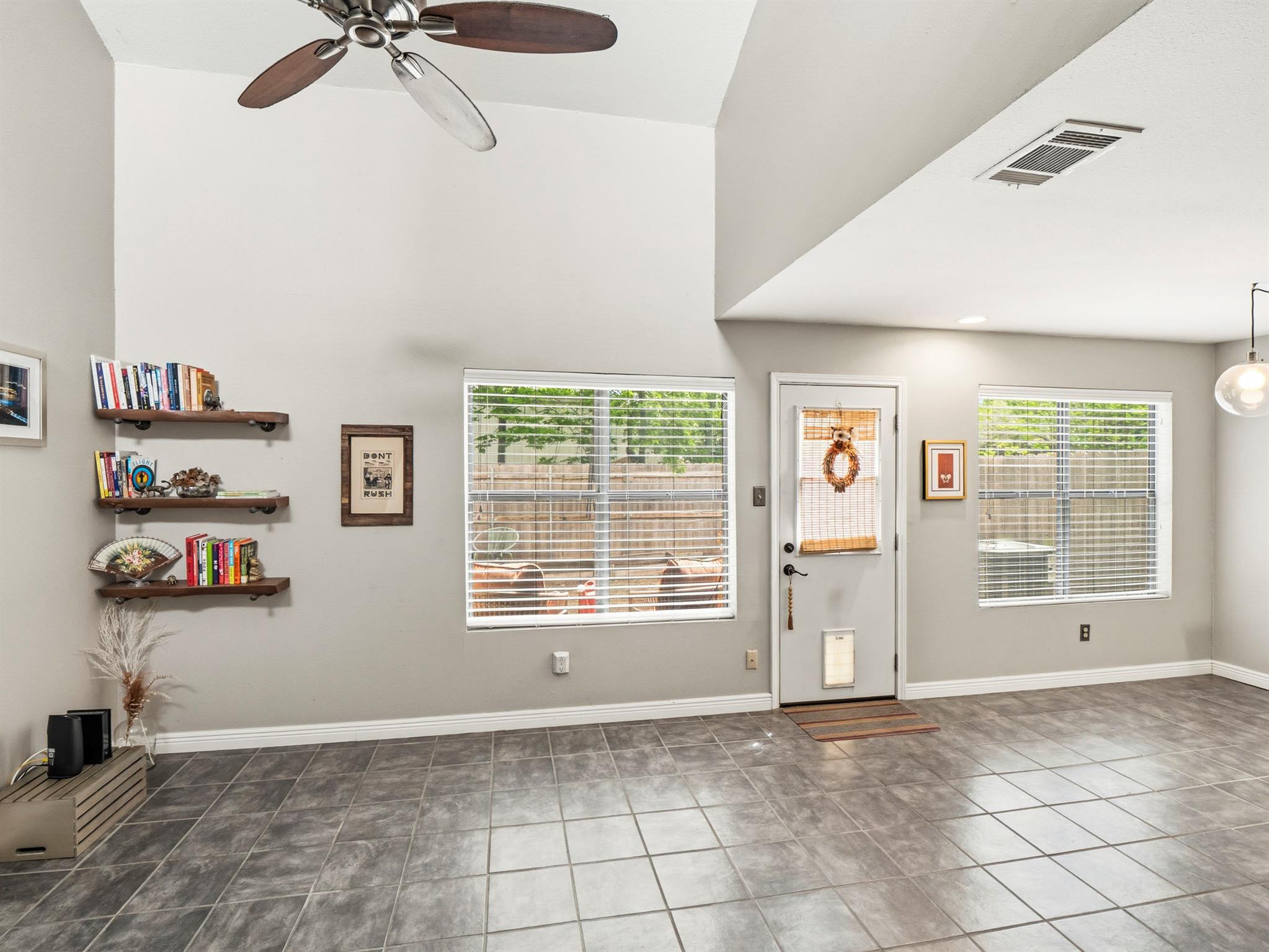 512 Eberhart LN #204 — photo 5