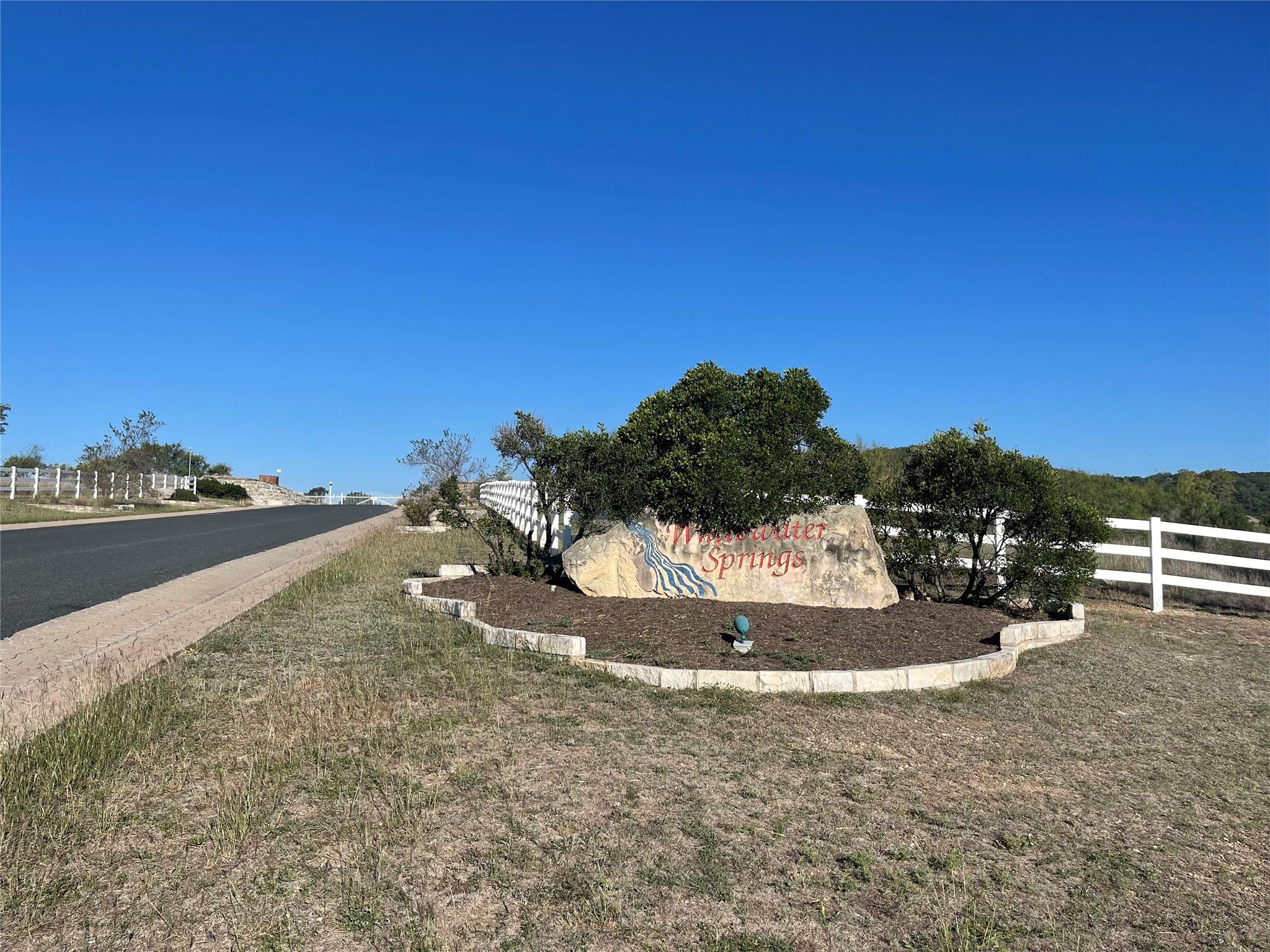 452 Whitewater DR — photo 4