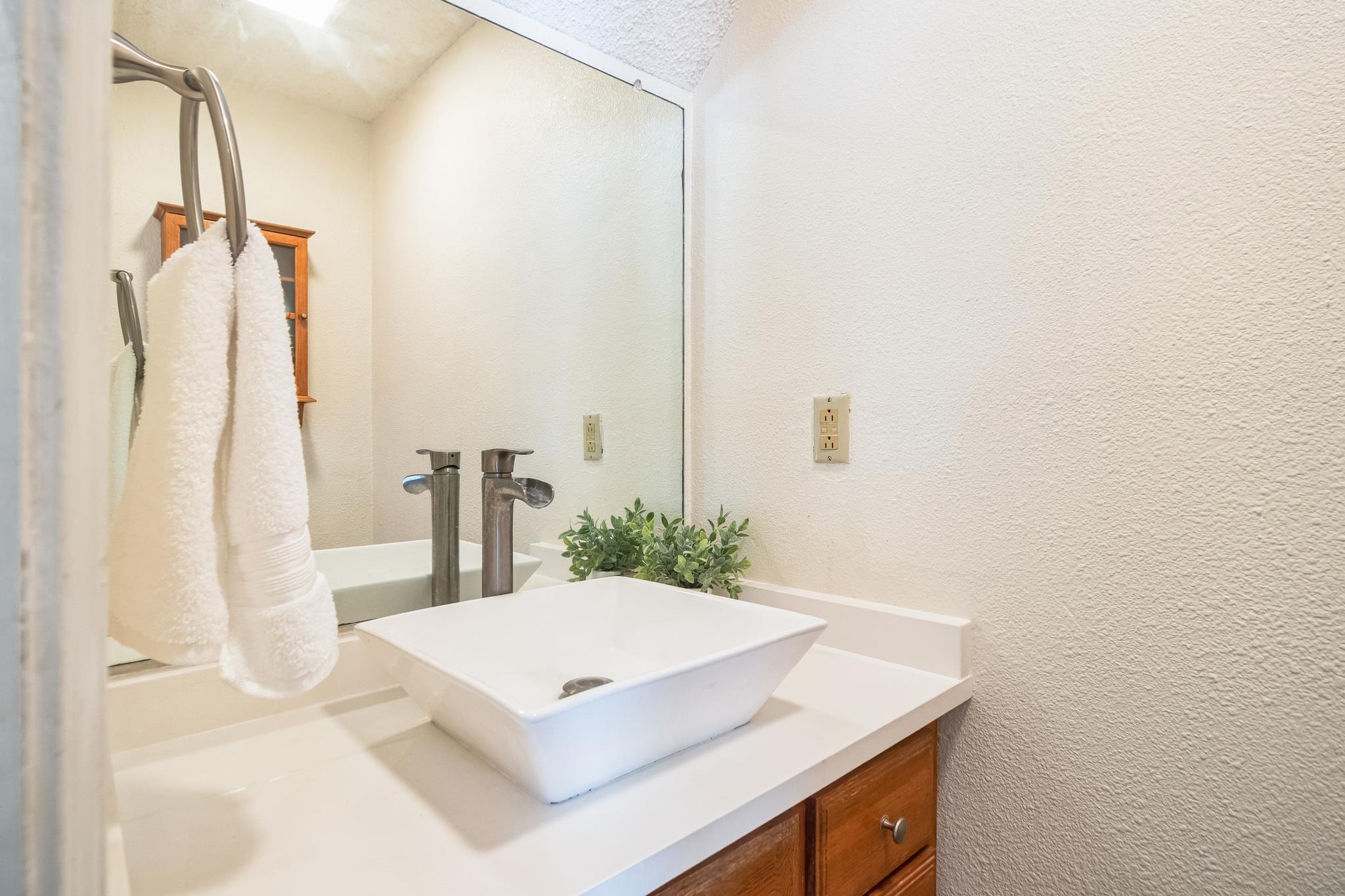 3008 Whisper Oaks LN #B — photo 5